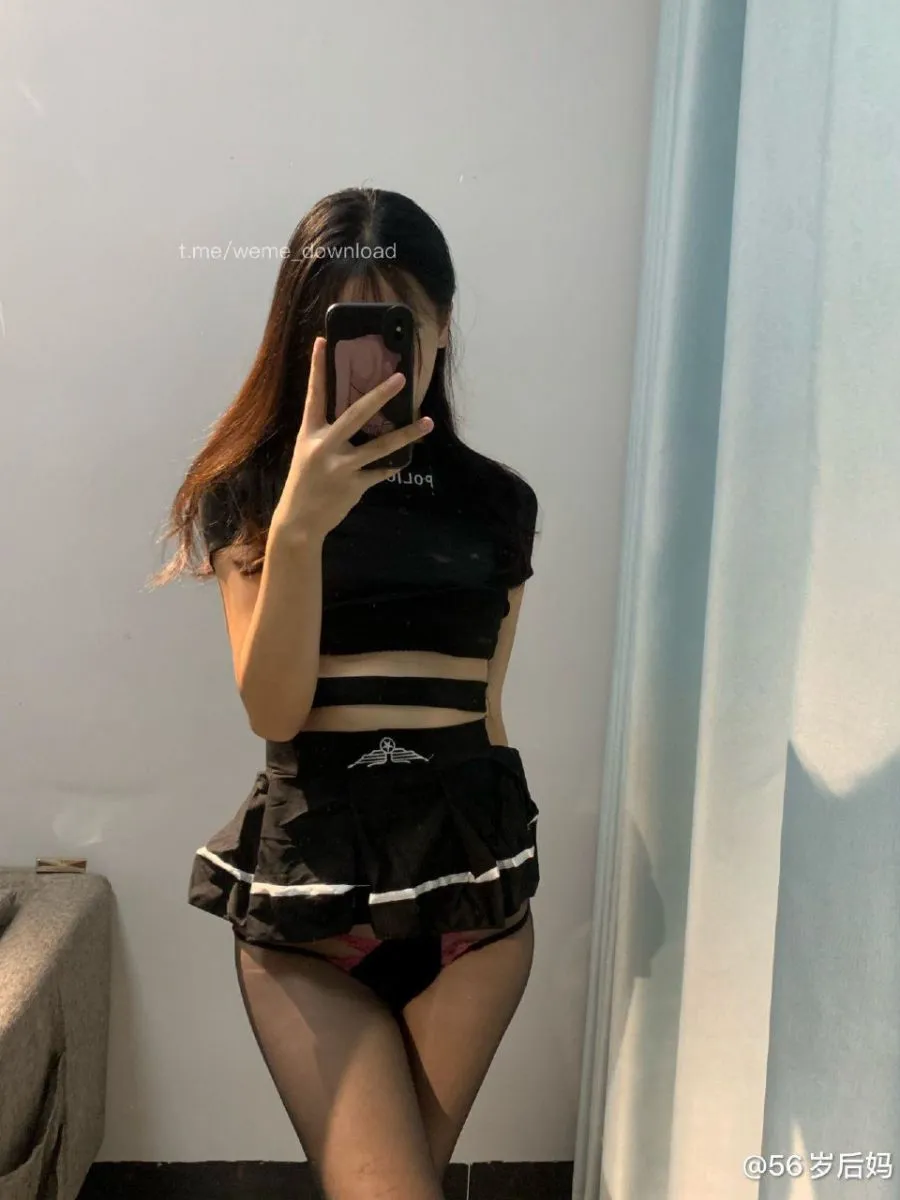 角色扮演写真风格 大宝sod秘(56岁后妈)黑色穿搭镜面场景照片