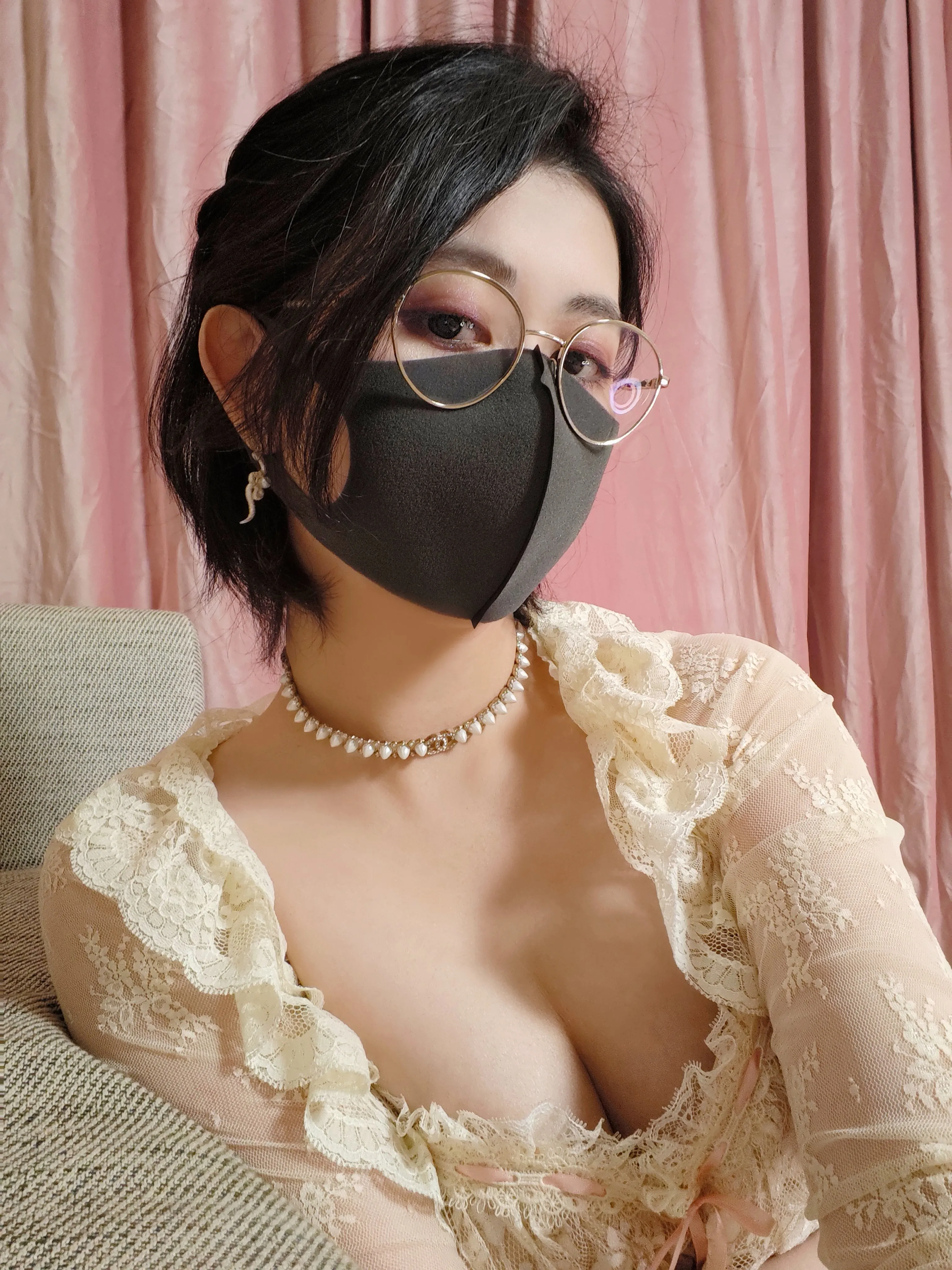 角色扮演专题 Naimi奶咪蕾丝服装眼镜甜美人像风格