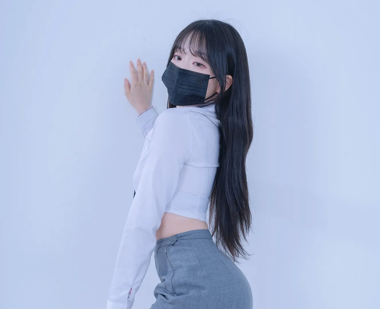 glamarchive侧身站姿口罩造型写真