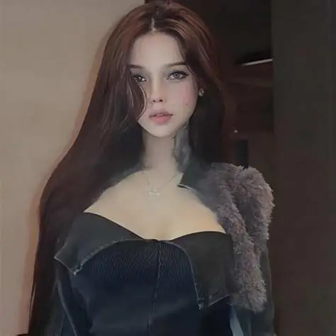 大佬甜Giovanna黑色服装正面姿态照片