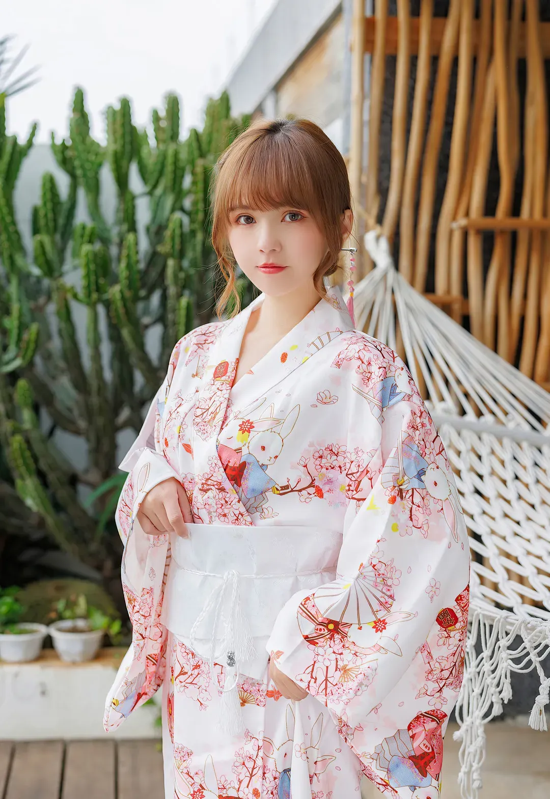 imiss爱蜜社紫色裙装户外写真姿态