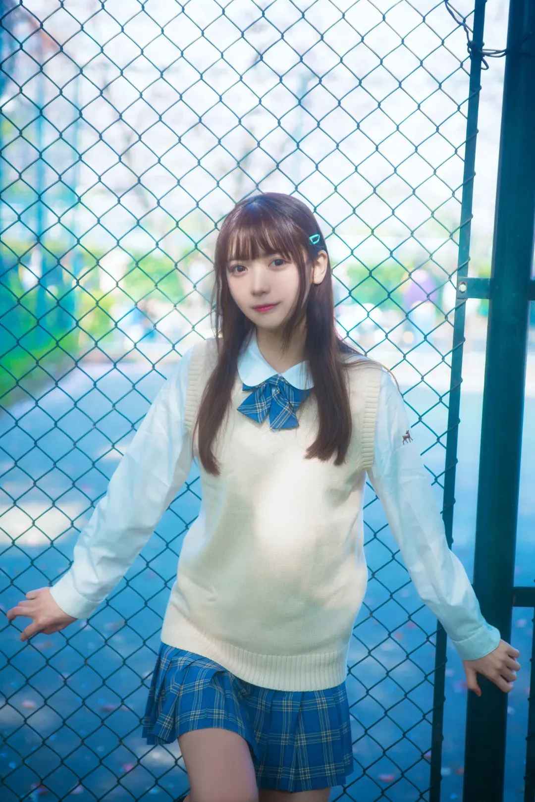 kyokyo蓝白校园风服装户外背景图片