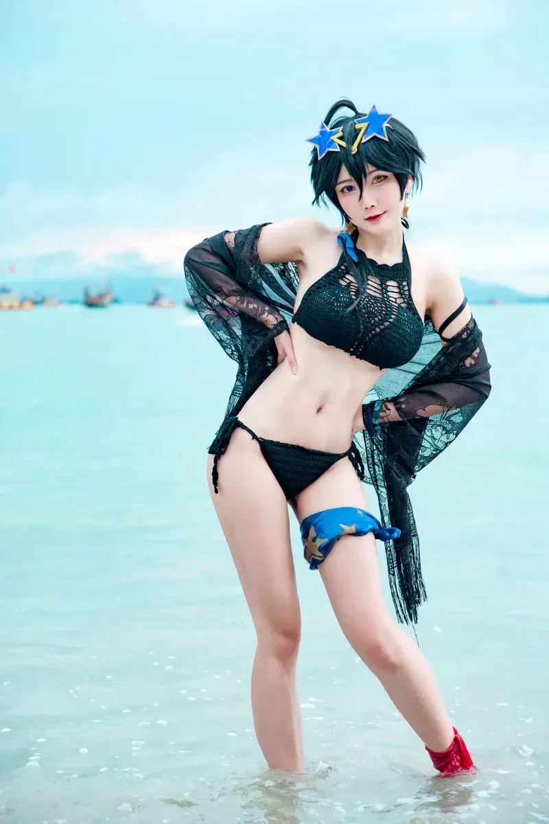 角色扮演写真专题 王馨瑶yanni海边黑色服装造型写真