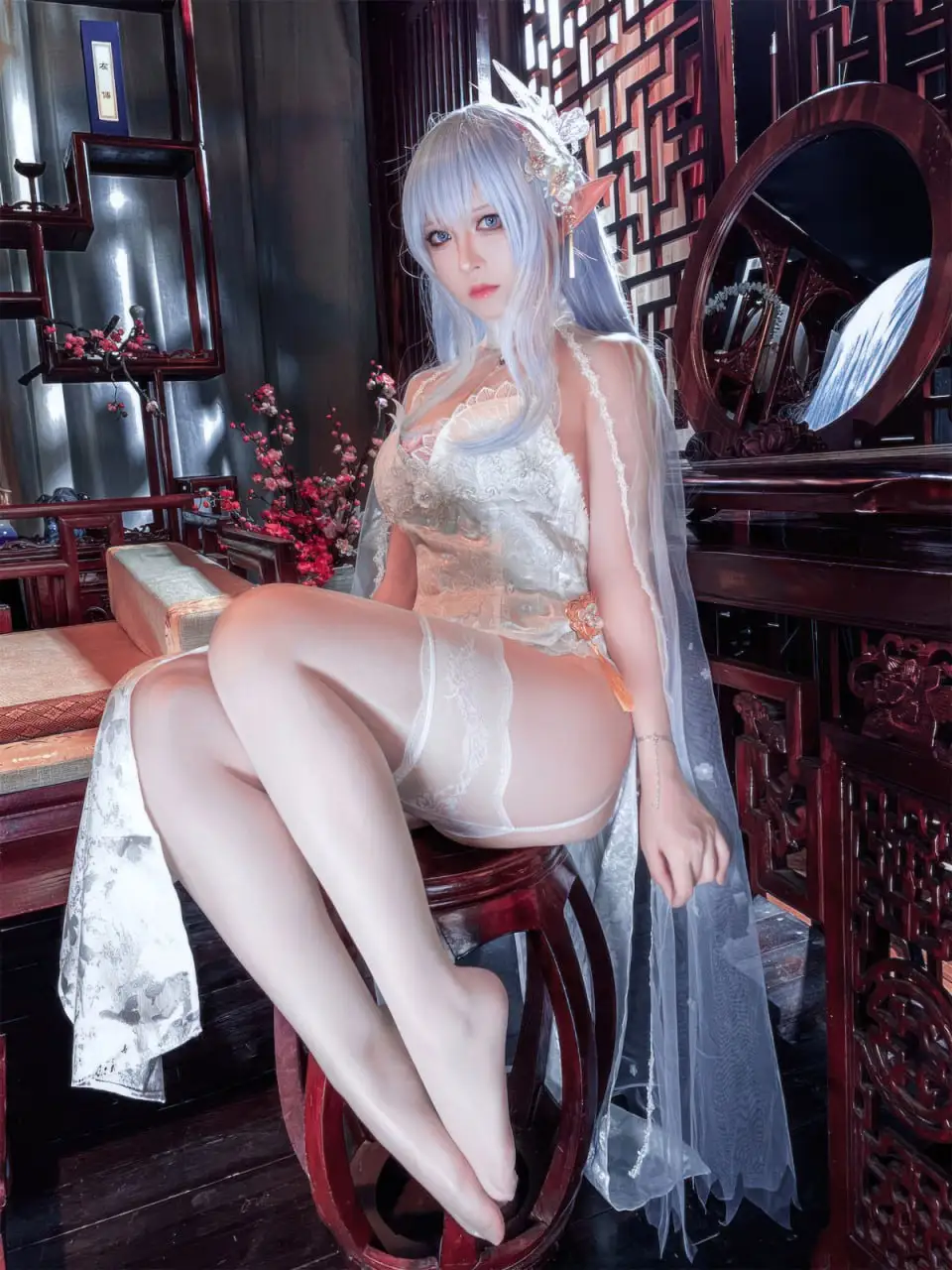 半半子cosplay角色写真作品整理 半半子粉色礼服造型室内角色照片
