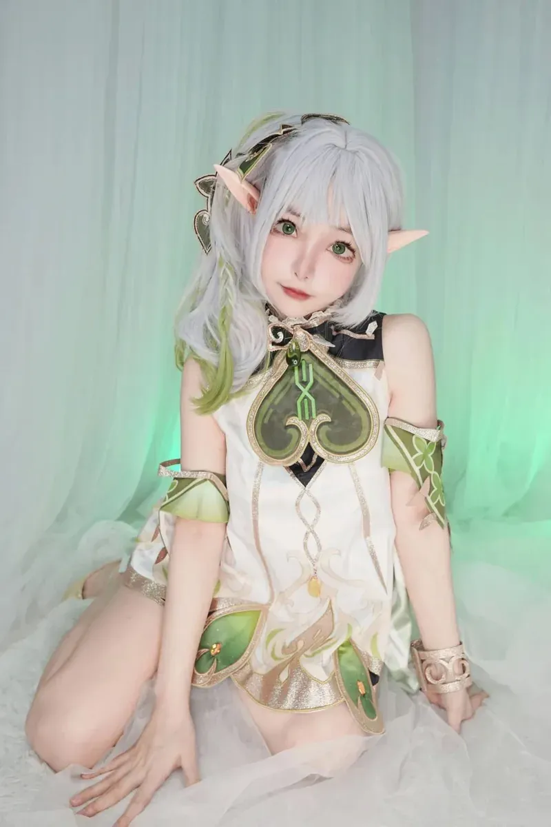 丝月神角色写真风格作品整理 白发绿色系角色服装造型图片