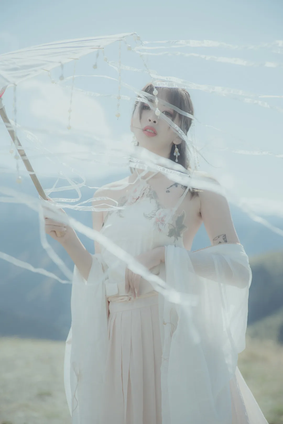柚木Yuzuki cosplay风格作品整理 柚木Yuzuki白色服装户外幻想风格写真
