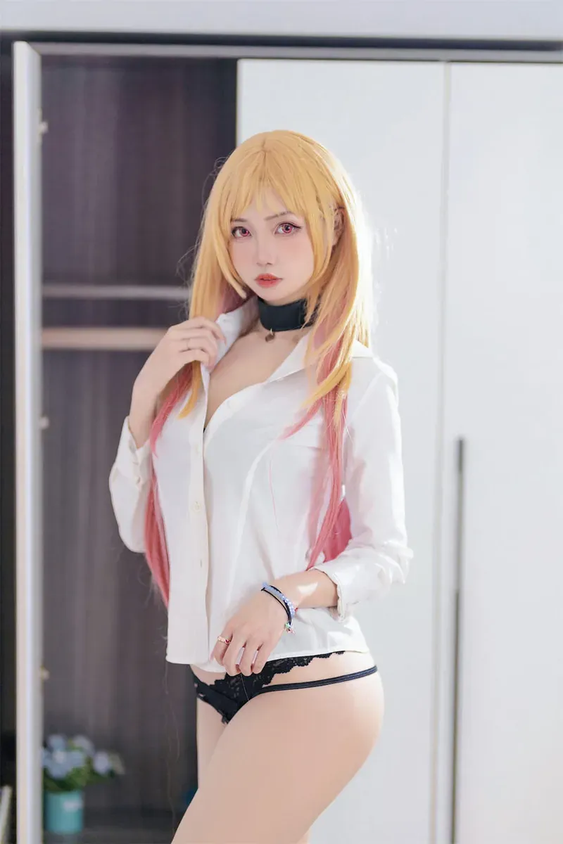 洛桑w伊梓cosplay作品整理 浅色衬衫长发角色造型