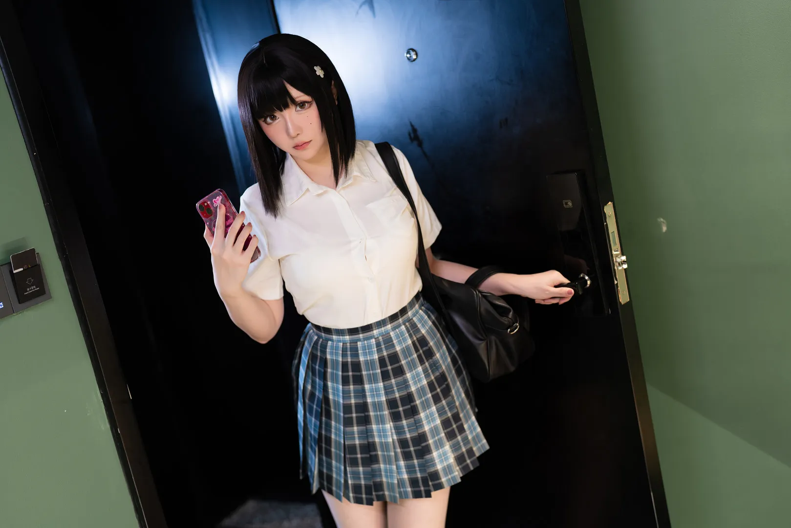 星之迟迟Cosplay作品风格整理 白色上衣格纹裙校园风角色造型