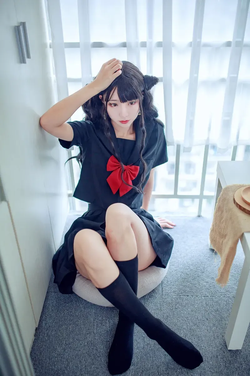 黑川角色扮演写真风格作品整理 黑色服装红色蝴蝶结造型的角色扮演照片