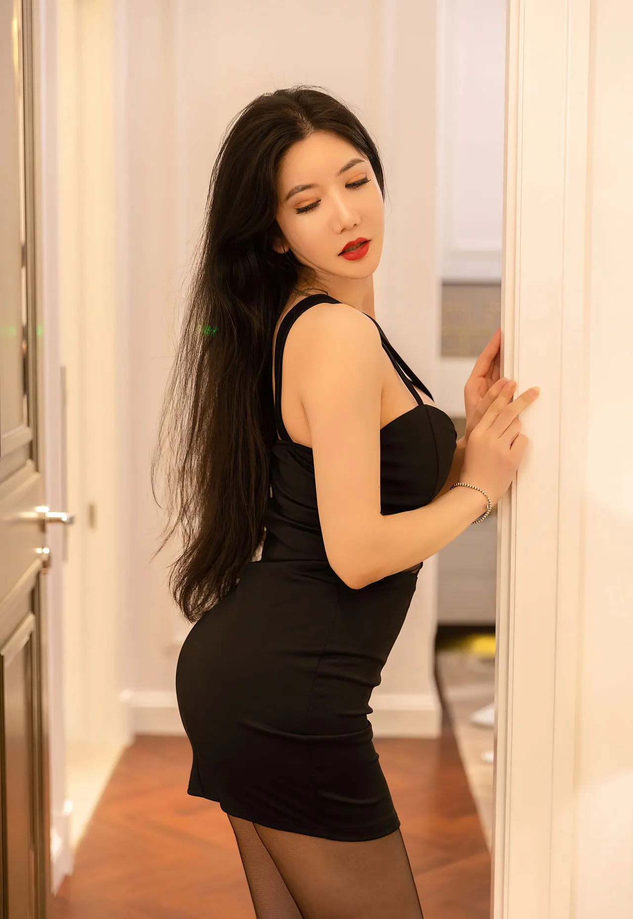 心妍小公主角色写真风格作品整理 黑色服装长发人物造型照片