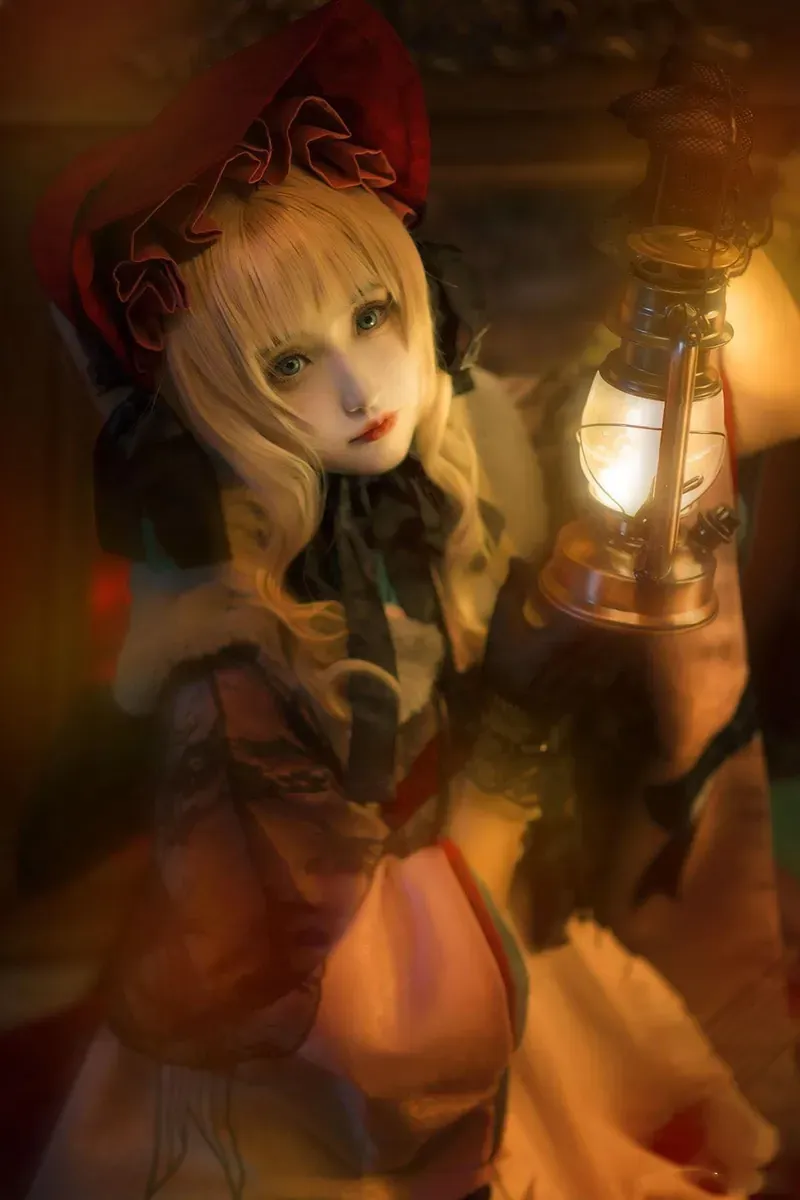 Sameki cosplay角色风格作品参考 红色头饰与浅色长发搭配的角色扮演造型