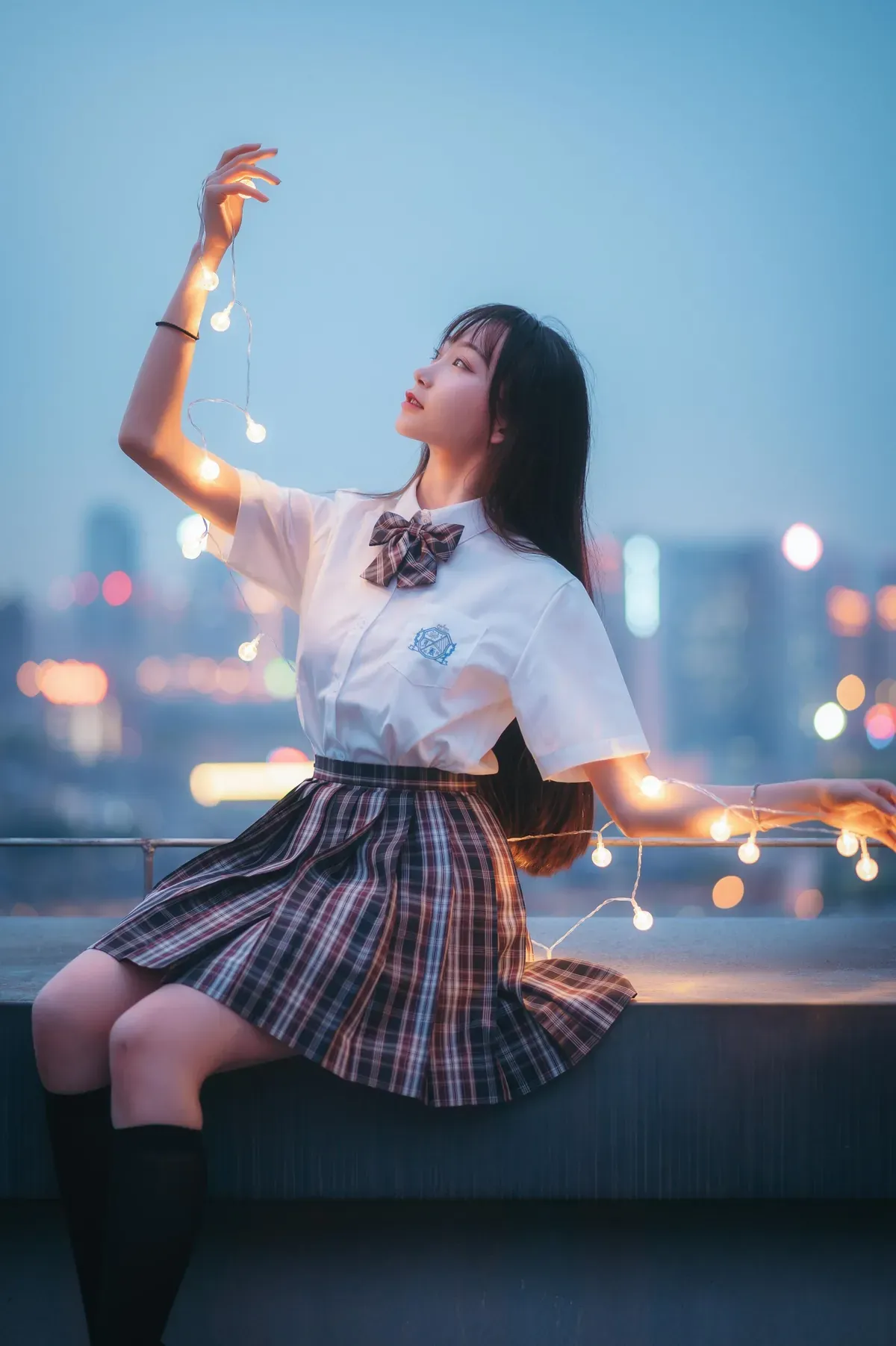 金鱼kinngyo cosplay视觉作品整理 制服造型搭配城市夜景背景的角色写真照片