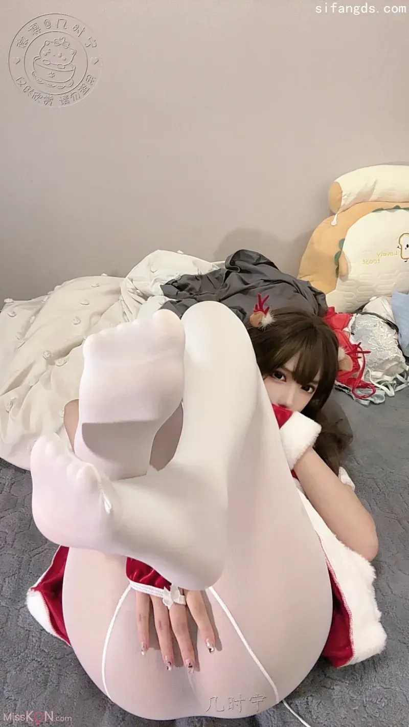 夏树角色扮演写真风格作品整理 白色袜饰与角色服装形成前景关系的Cosplay照片