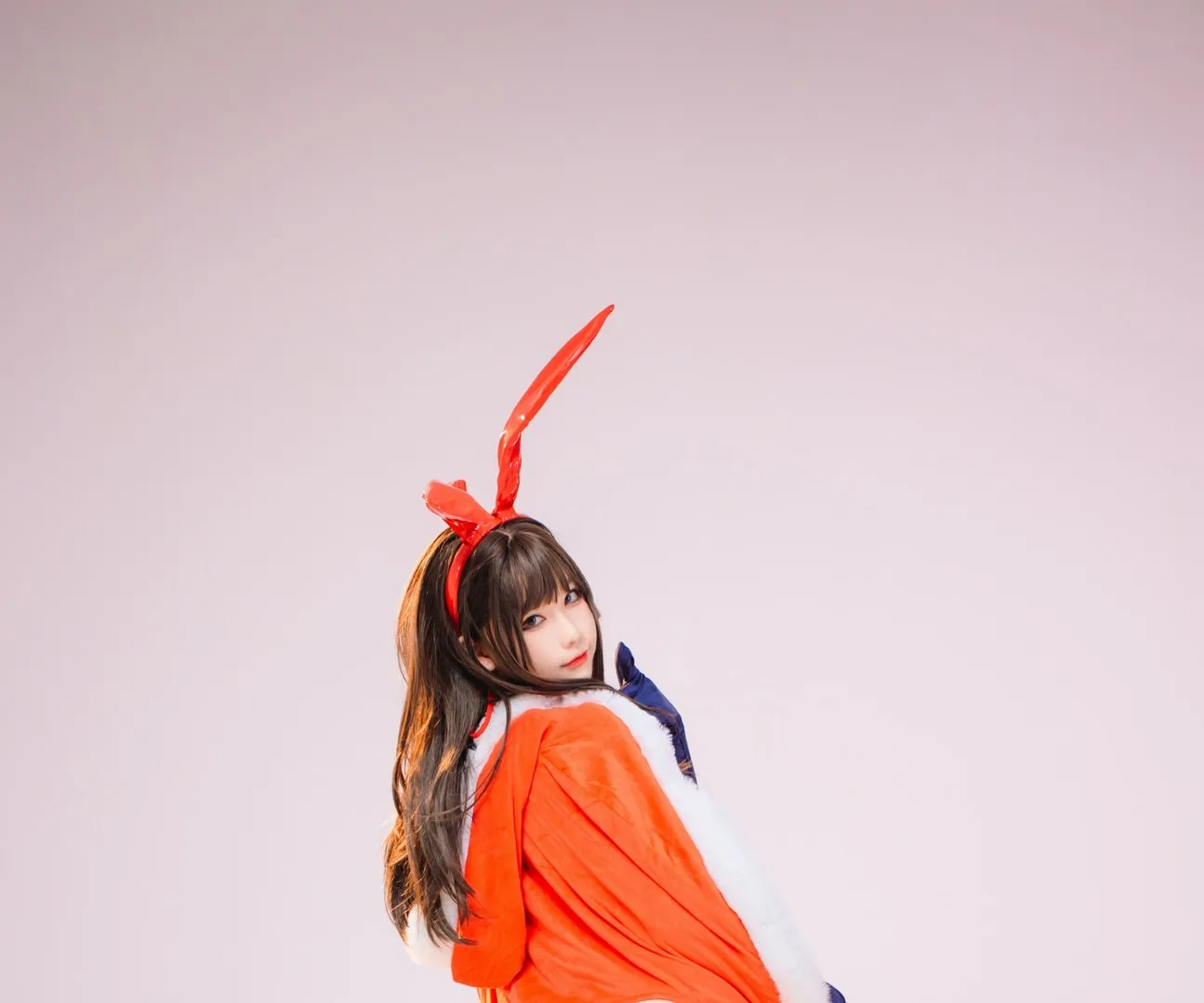 七七娜娜子COS作品整理 红色服装搭配头饰的角色扮演照片