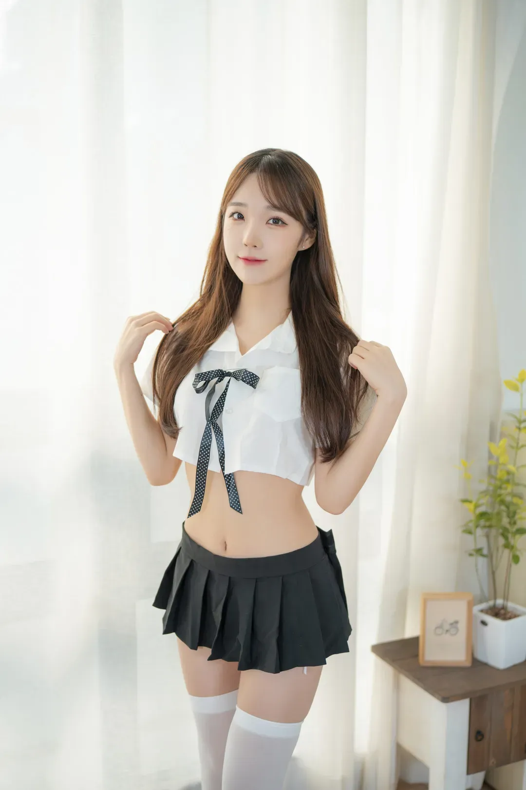 CreamSoda角色扮演风格作品整理 CreamSoda白色服装黑色裙装室内照片