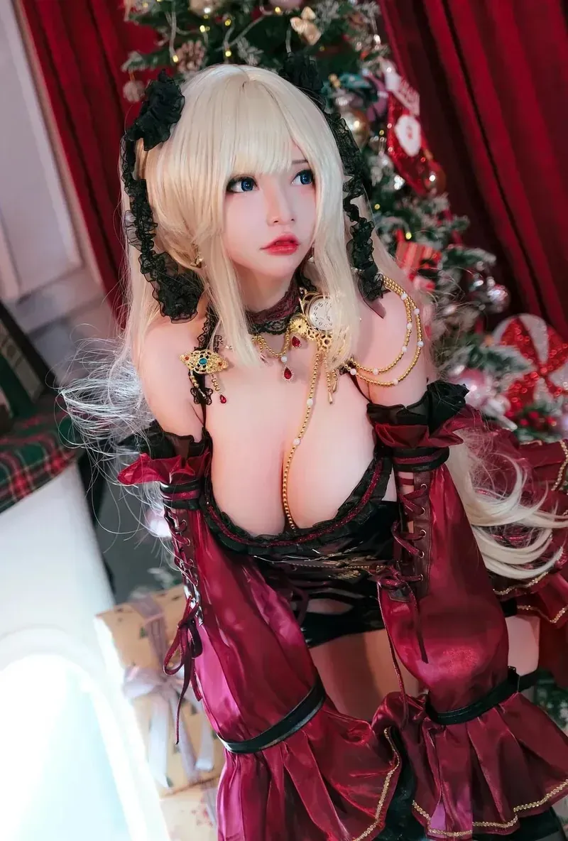 PotatoGodzilla角色扮演作品整理 金色长发角色穿红黑服装的cosplay造型