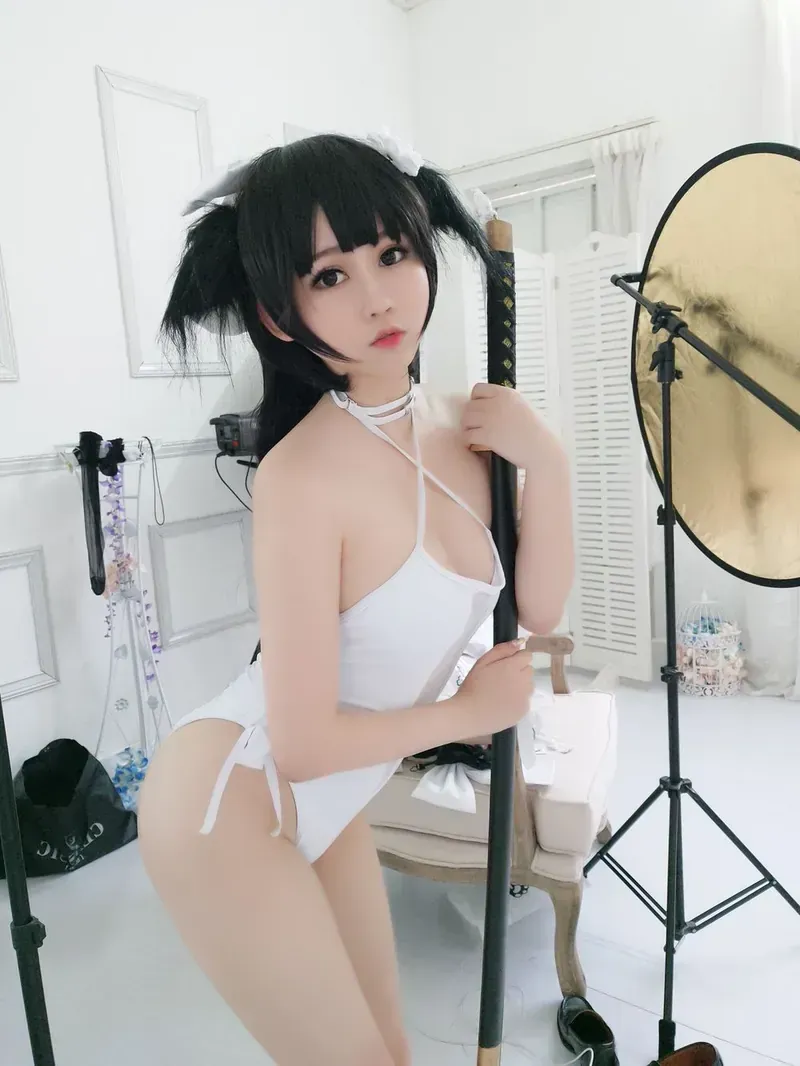 Rina cosplay角色写真风格作品整理 黑色假发角色在室内摄影空间中的造型照片