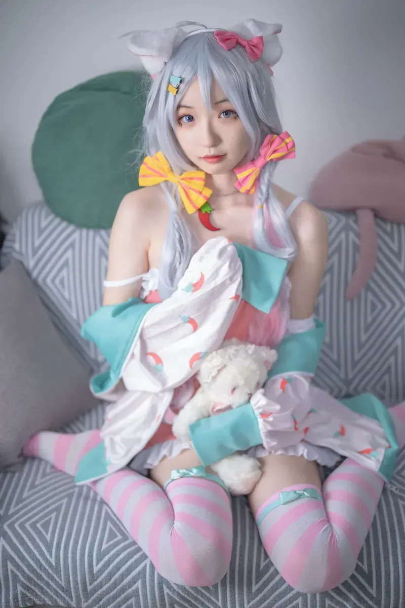 SA_海藻酸钠cosplay风格作品整理 银白色假发和彩色服装搭配的角色扮演照片