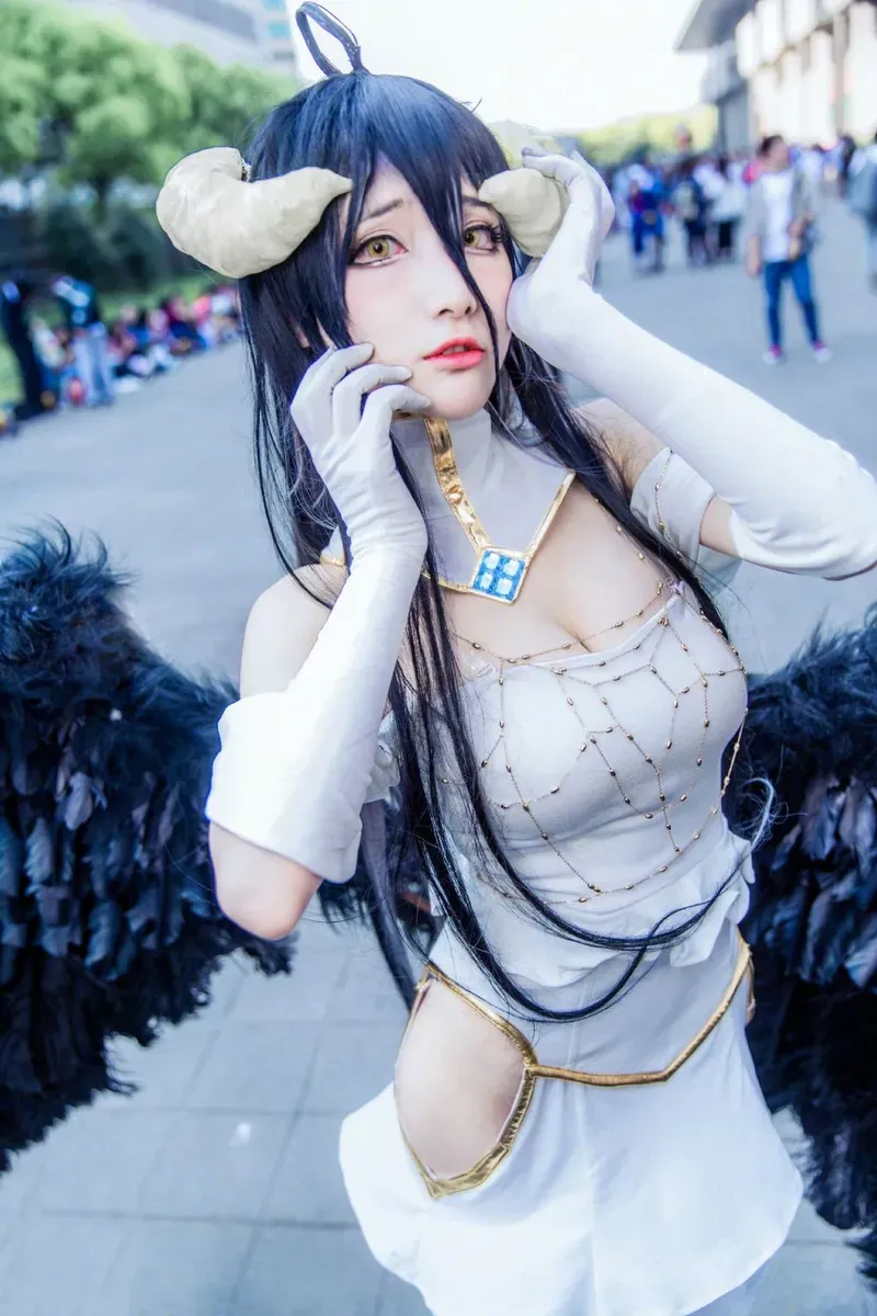 Taeri cosplay角色风格作品整理 白色幻想系角色服装与户外环境中的角色扮演造型