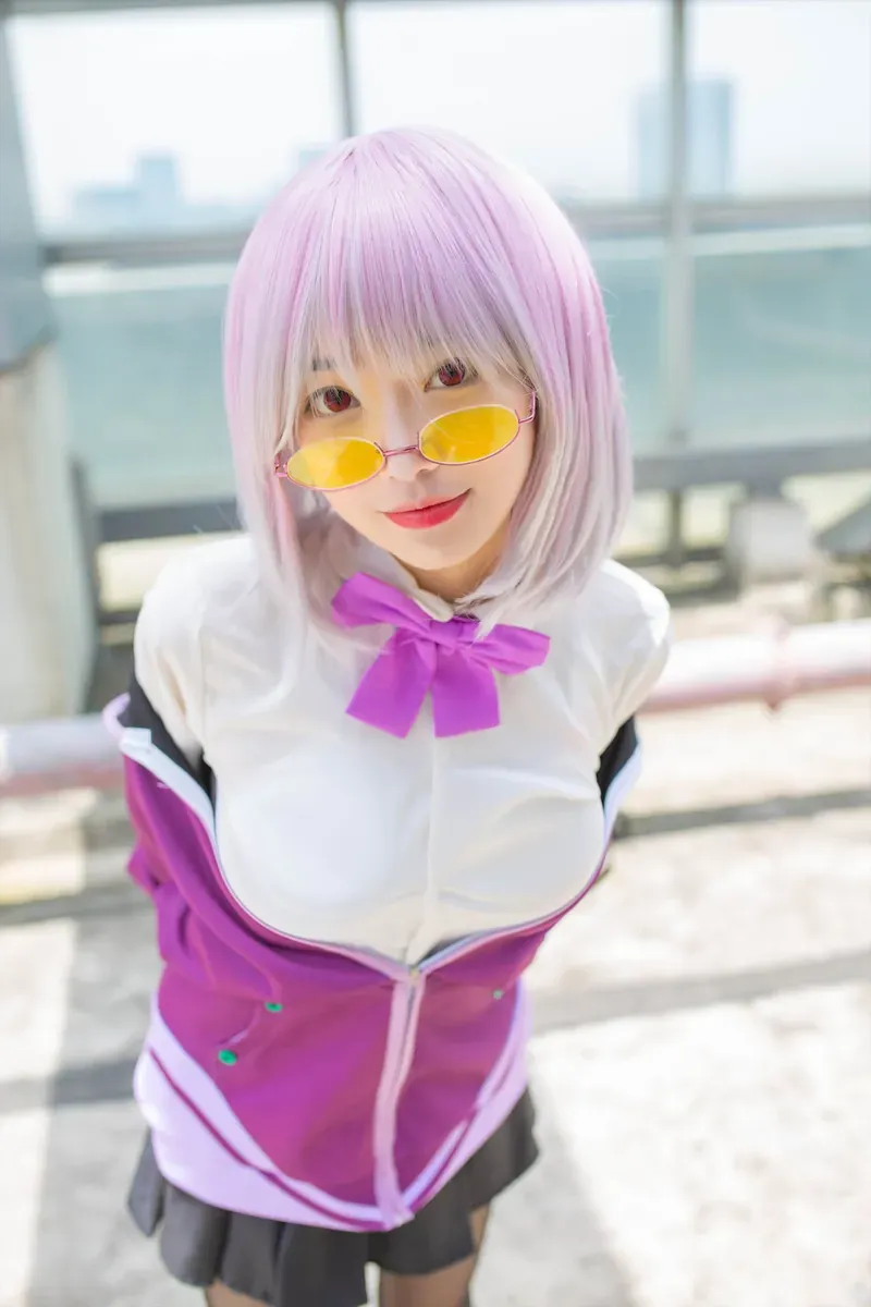 XiaoYing小樱cosplay风格作品整理 粉色短发角色服装与明亮环境中的Cosplay造型