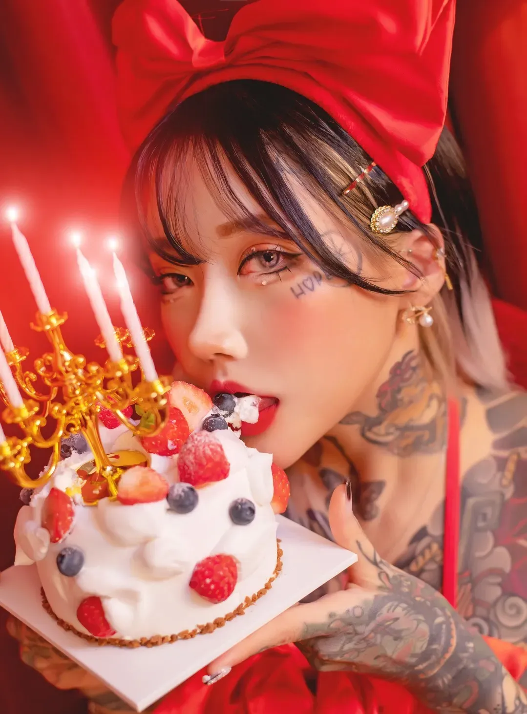 Yoko cosplay角色写真风格作品整理 Yoko红色主题角色写真造型