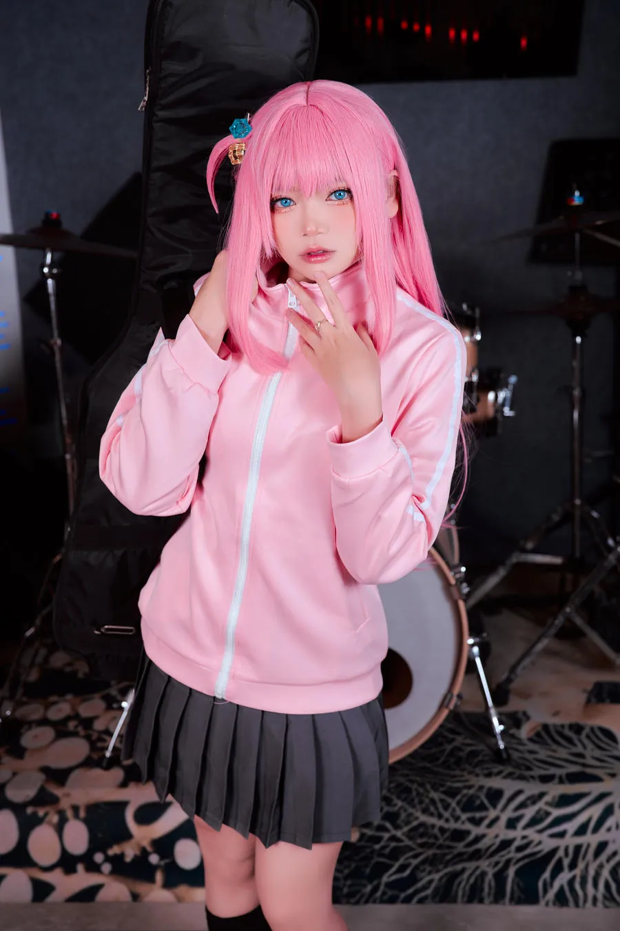 ZinieQ cosplay角色风格作品参考 粉色假发与粉色服装搭配的角色扮演照片