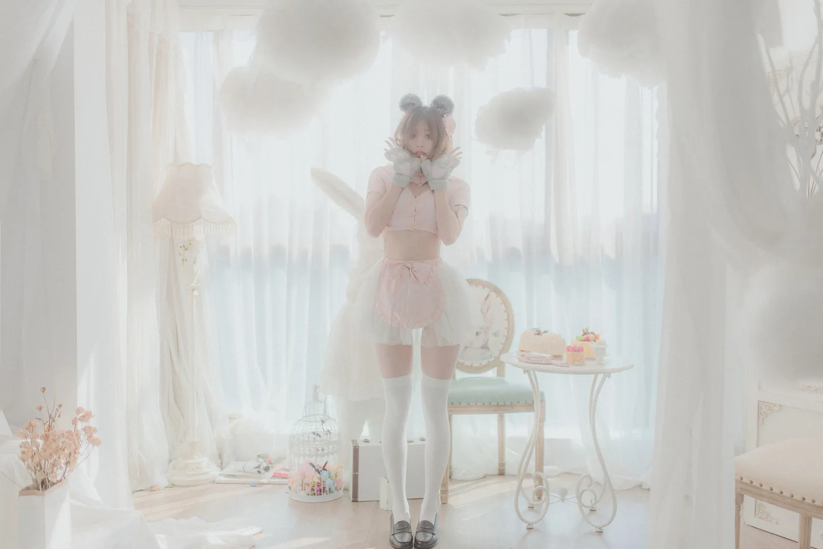 柚木Yuzuki cosplay风格作品整理 柚木Yuzuki浅色服装室内少女角色写真