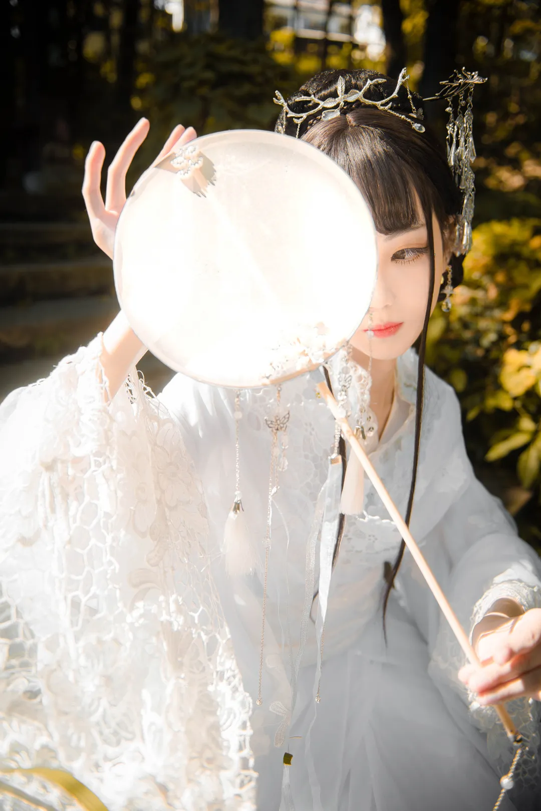 你的负卿cosplay角色风格作品整理 白色古风服饰搭配扇子和发饰的角色造型