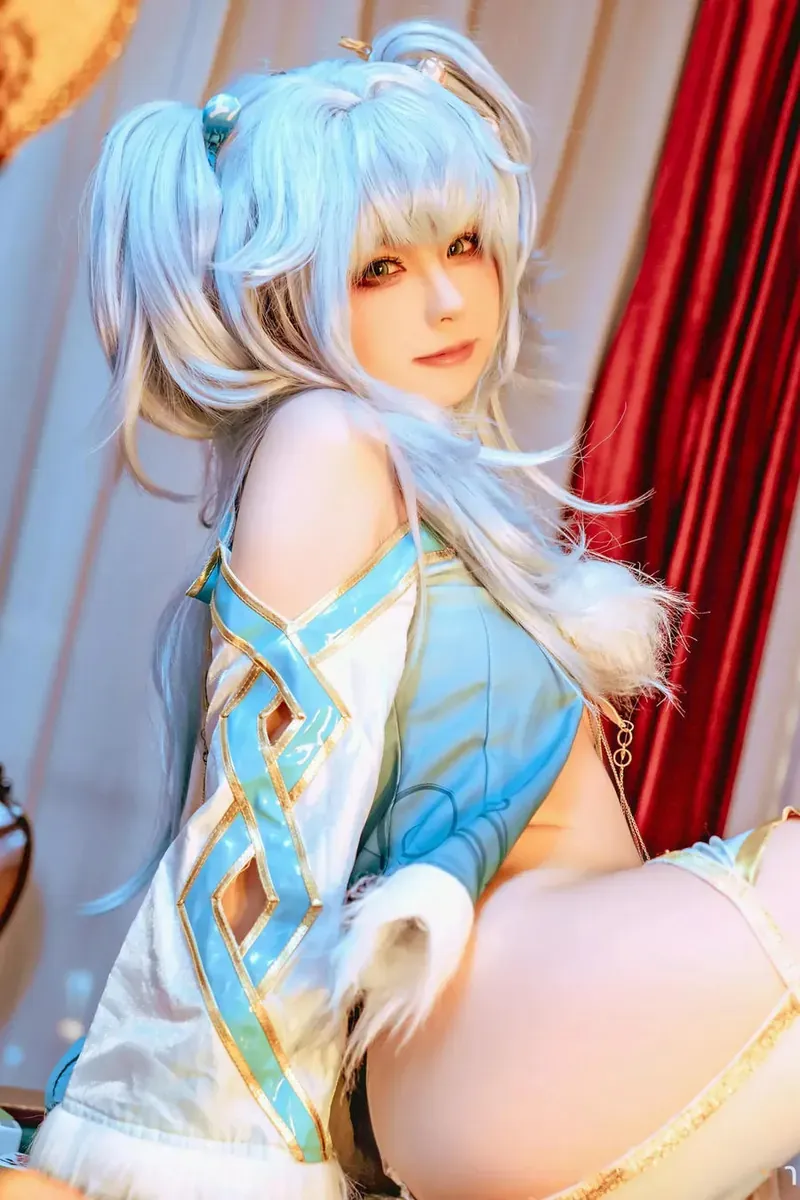 quan冉有点饿 cosplay风格作品参考 quan冉有点饿浅蓝假发角色服装造型照片