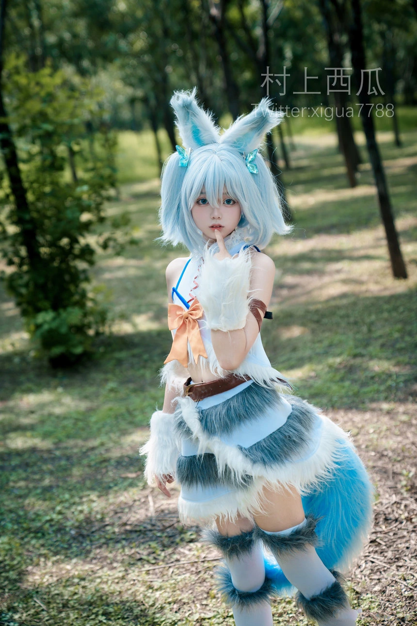 村上西瓜Cosplay风格作品整理 蓝白色兔耳角色Cosplay户外照片