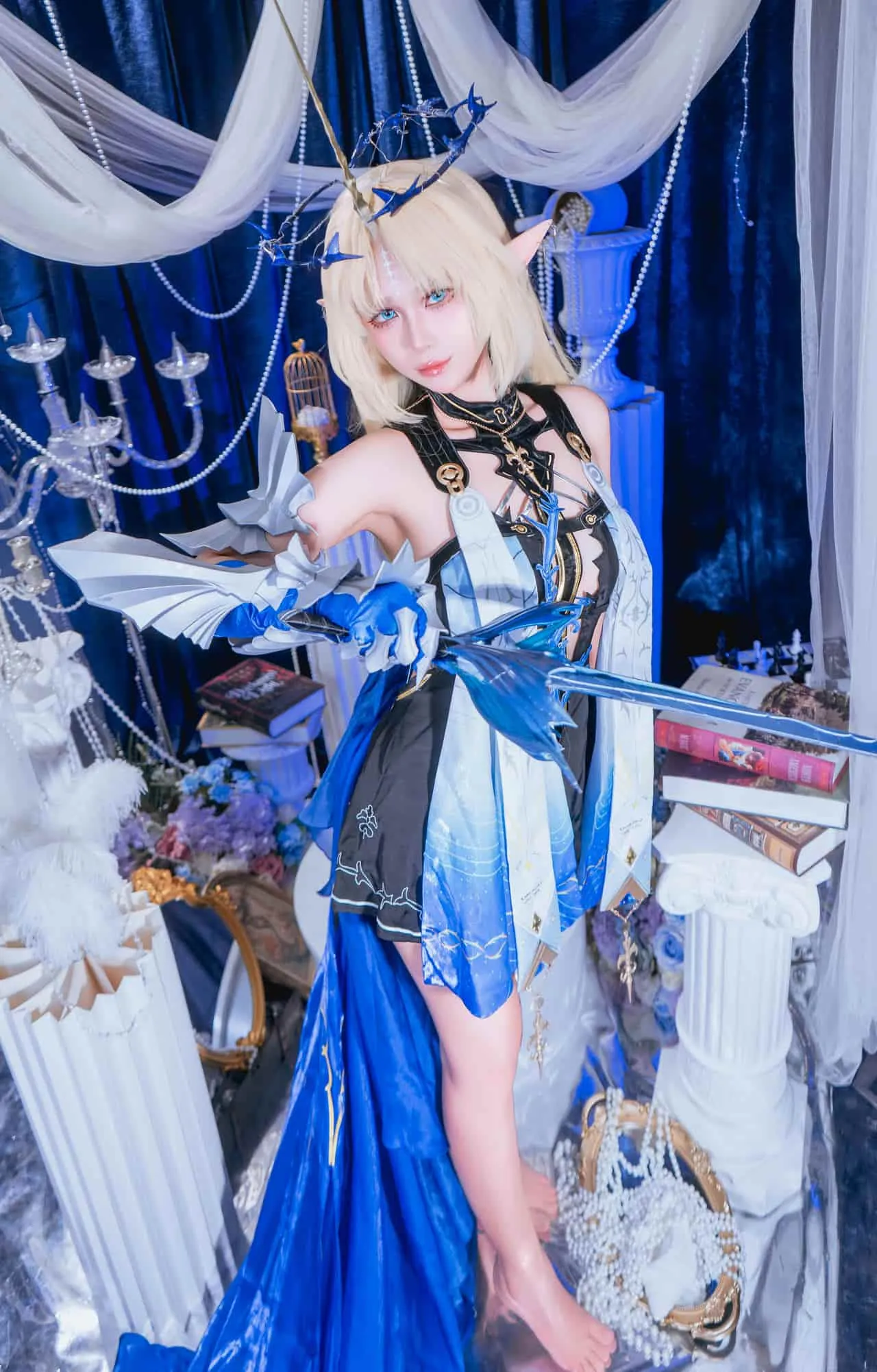 Pyon cosplay角色写真风格作品参考 蓝白色幻想角色服装摄影