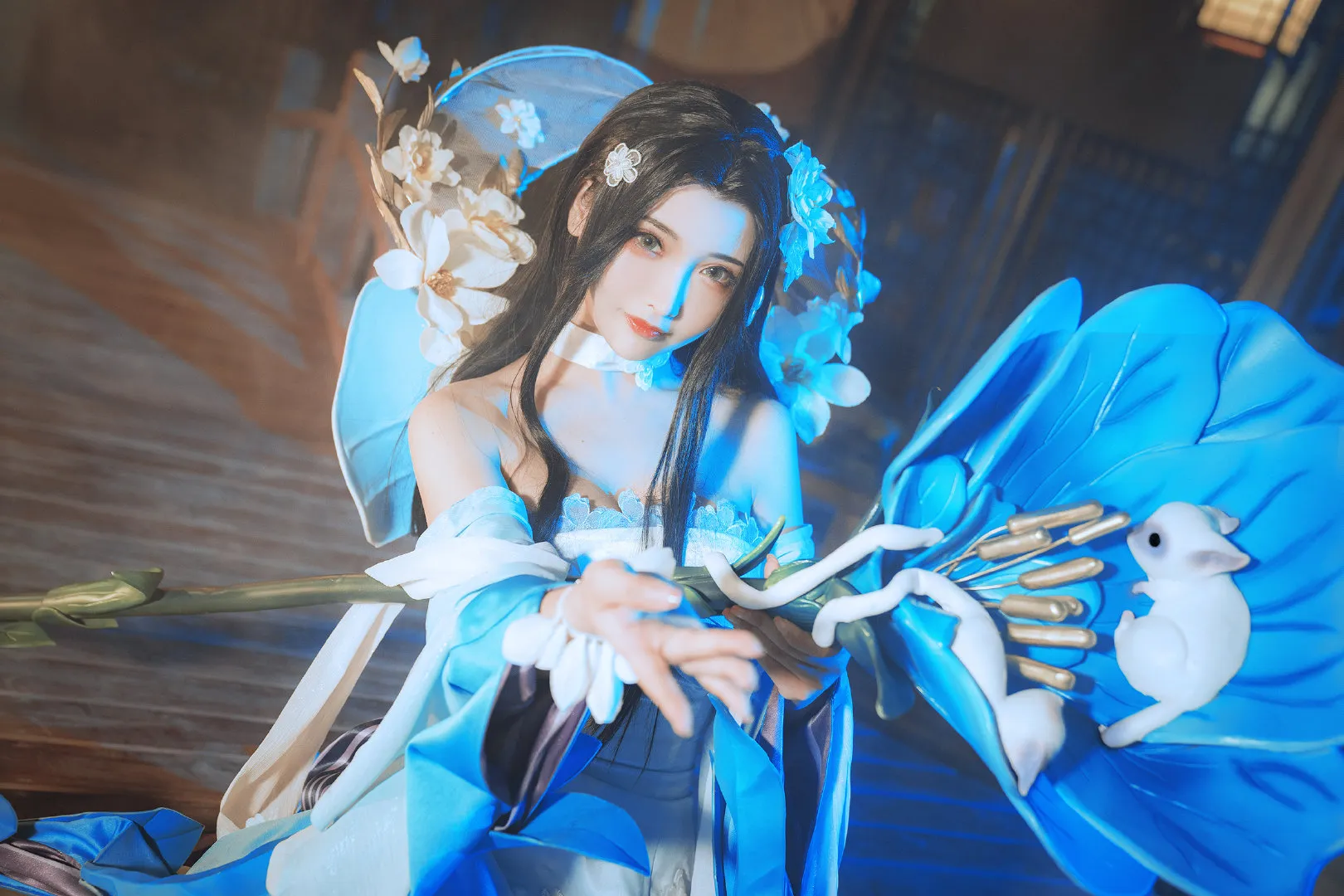 只是简言 cosplay 视觉作品整理 蓝色幻想服装与花饰结合的角色造型