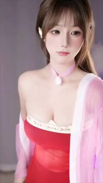 一条小糖糖角色写真风格作品整理 彩色服装造型与中心构图人像画面