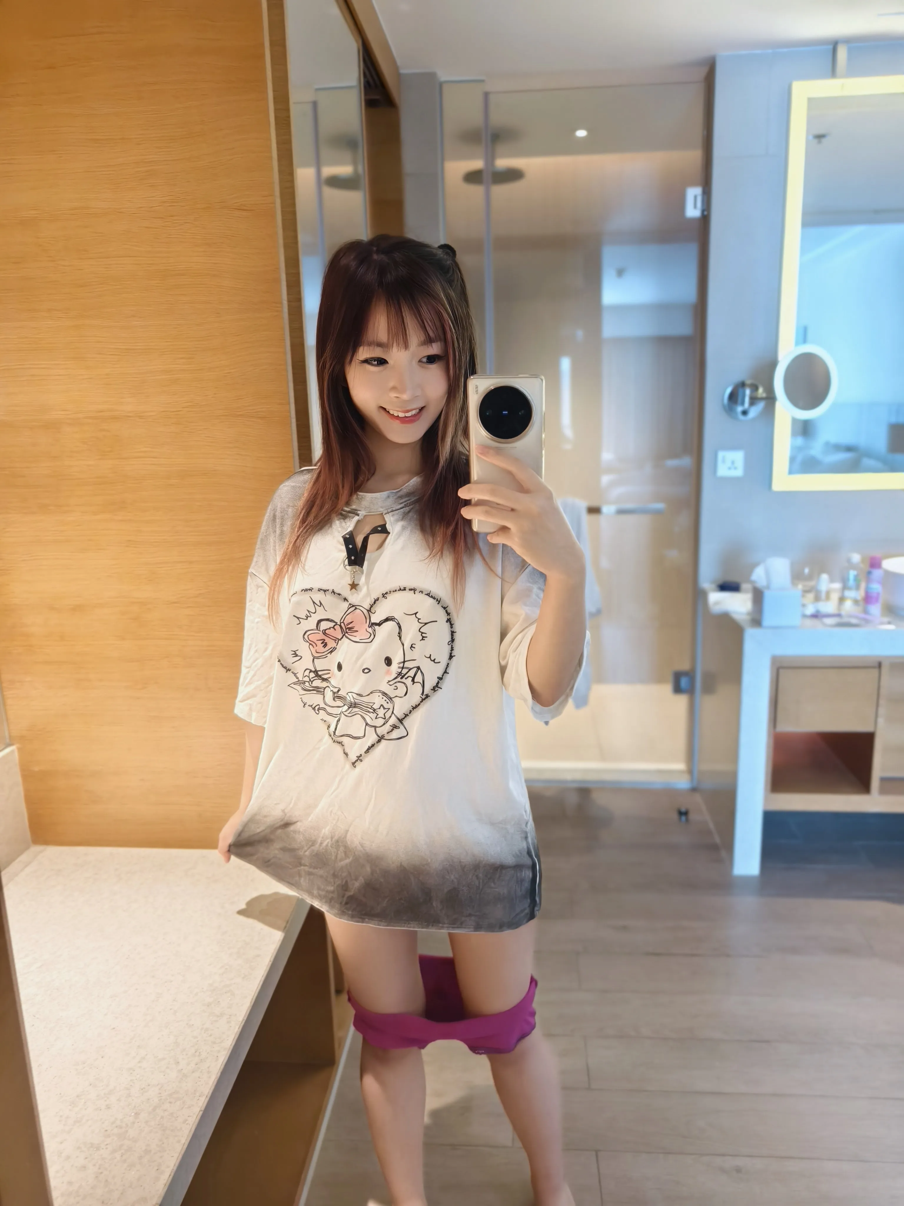角色扮演专题 jayinne休闲服装镜面自拍室内风格