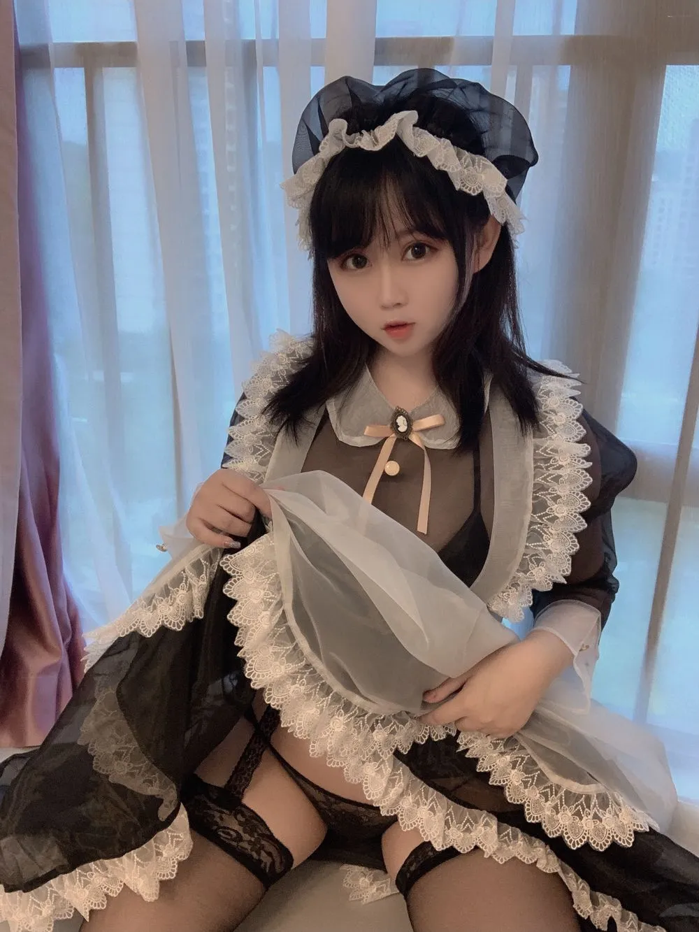 落落Raku cosplay风格作品整理 黑白女仆风格服装搭配室内环境照片
