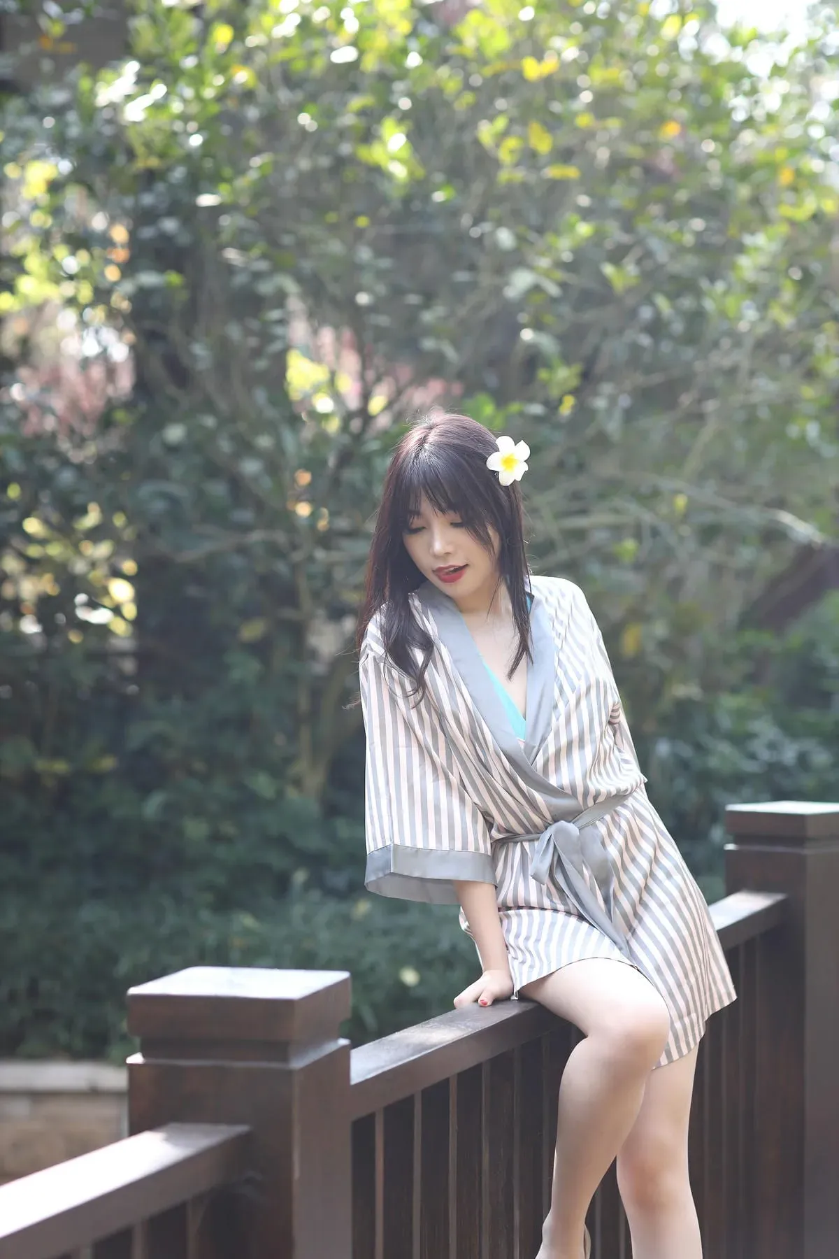 角色扮演写真风格专题 芝芝Booty户外条纹服装写真