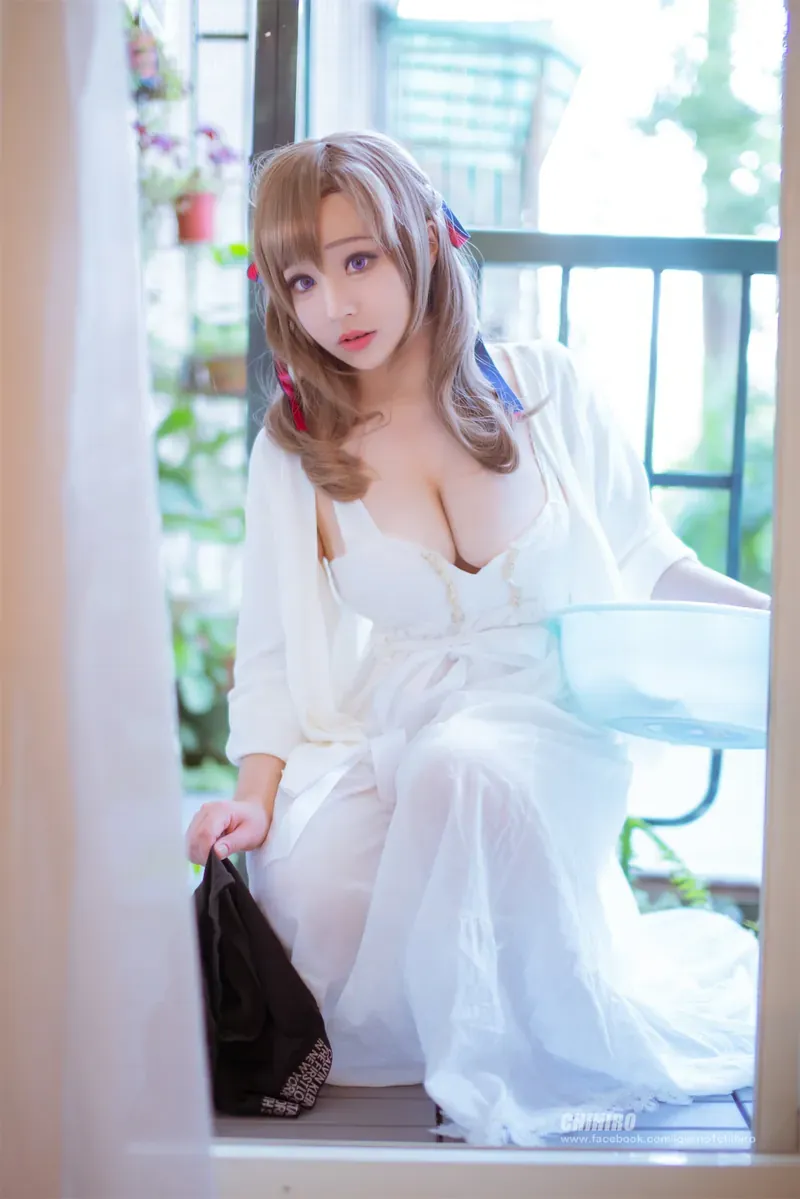 叫我千寻大人角色扮演作品参考 白色服装长发角色造型室内摄影图