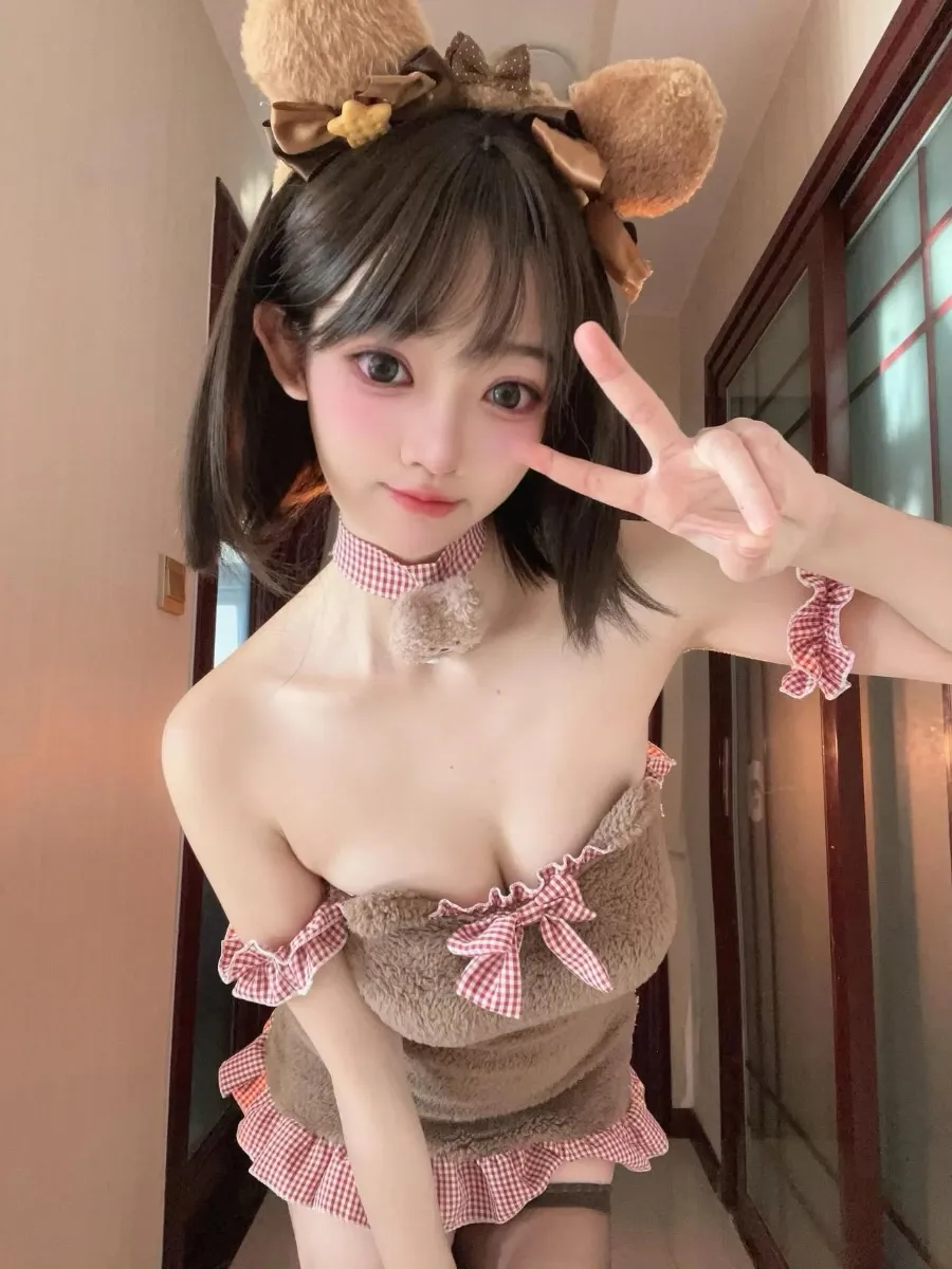 抖音卿卿角色风格专题：甜系与幻想造型作品参考