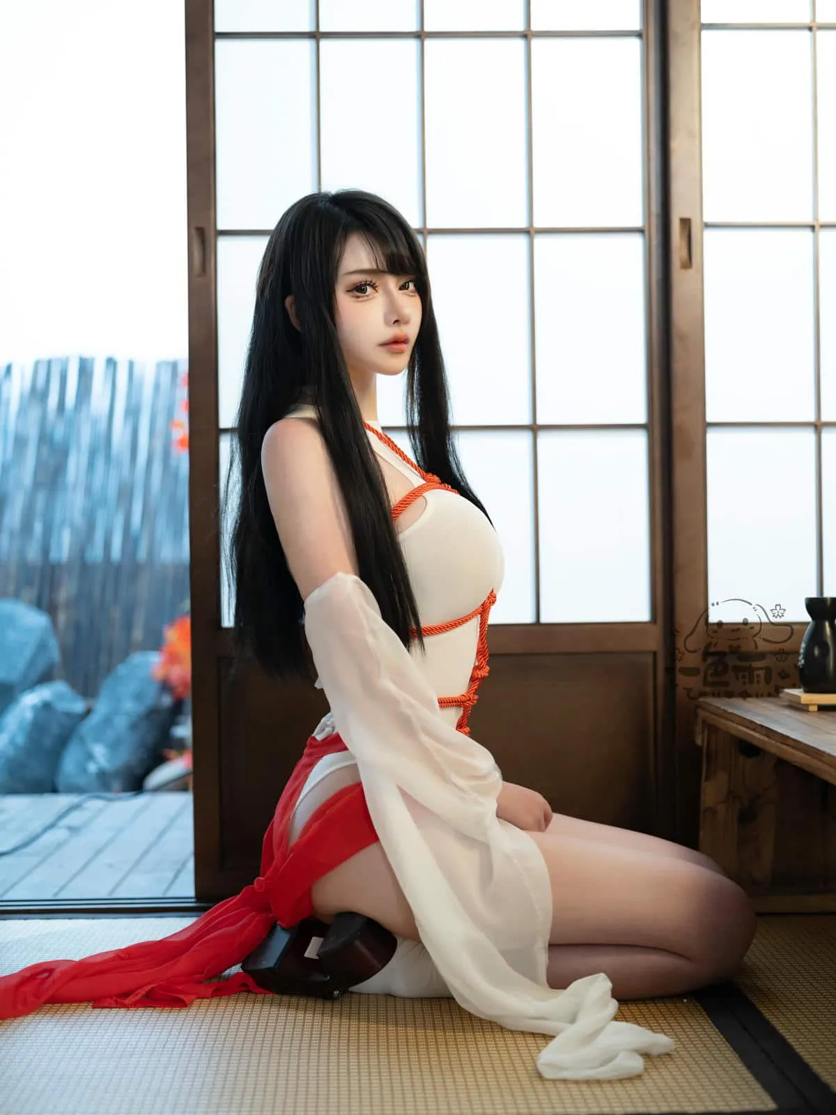 一色雨cosplay角色写真风格作品整理 黑色长发人物穿白红配色服装的角色扮演照片