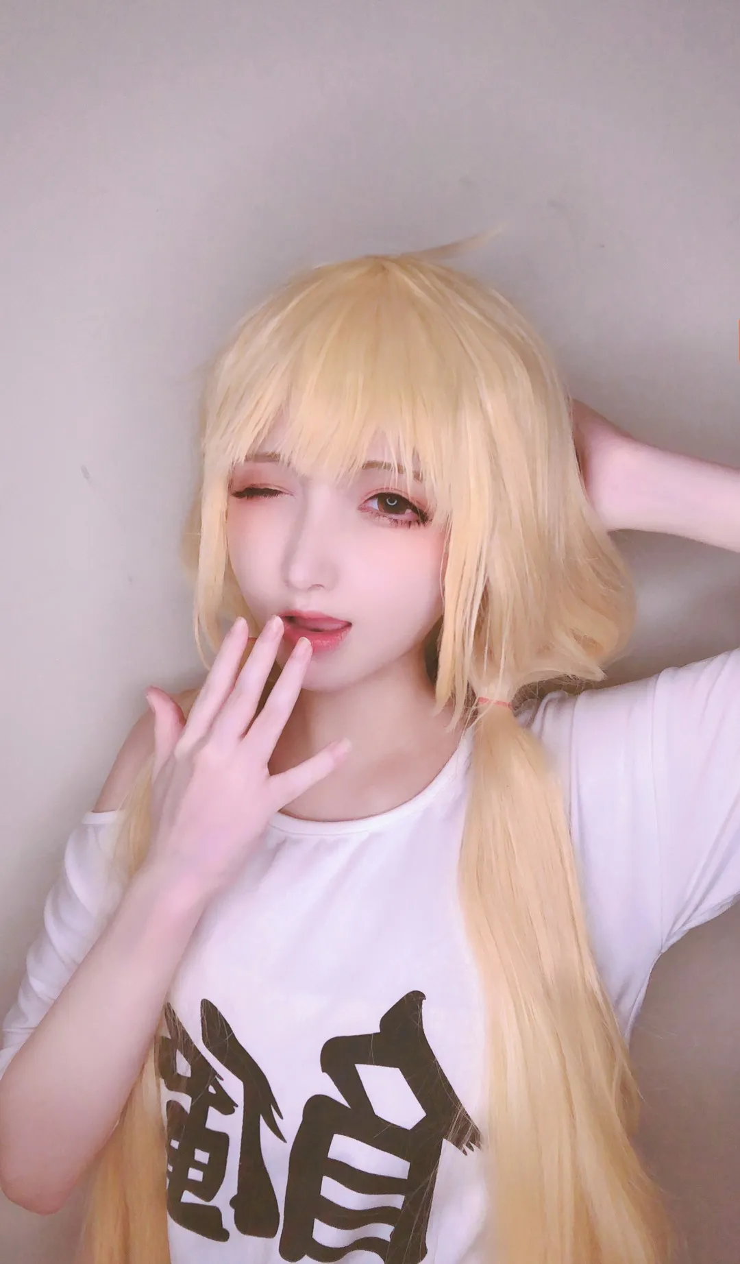 在下萝莉控ii cosplay角色风格作品整理 金色假发角色扮演自拍风格照片