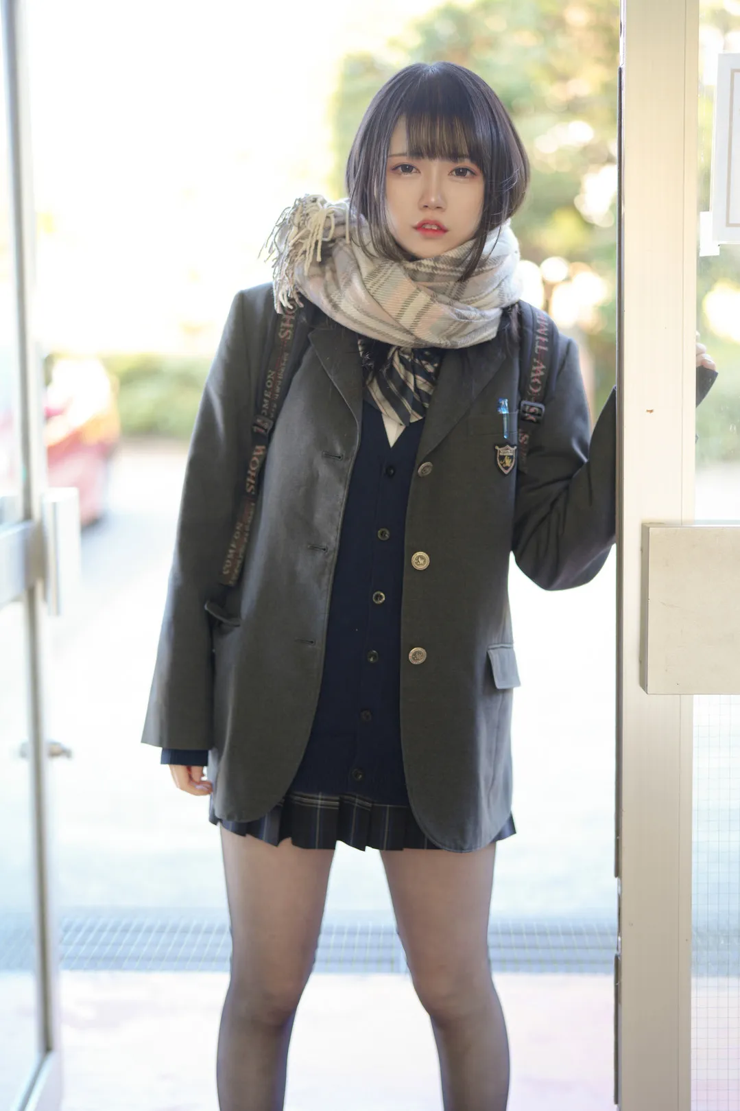 憂貴Yuki角色写真风格作品整理 憂貴制服服装室内门口造型照片
