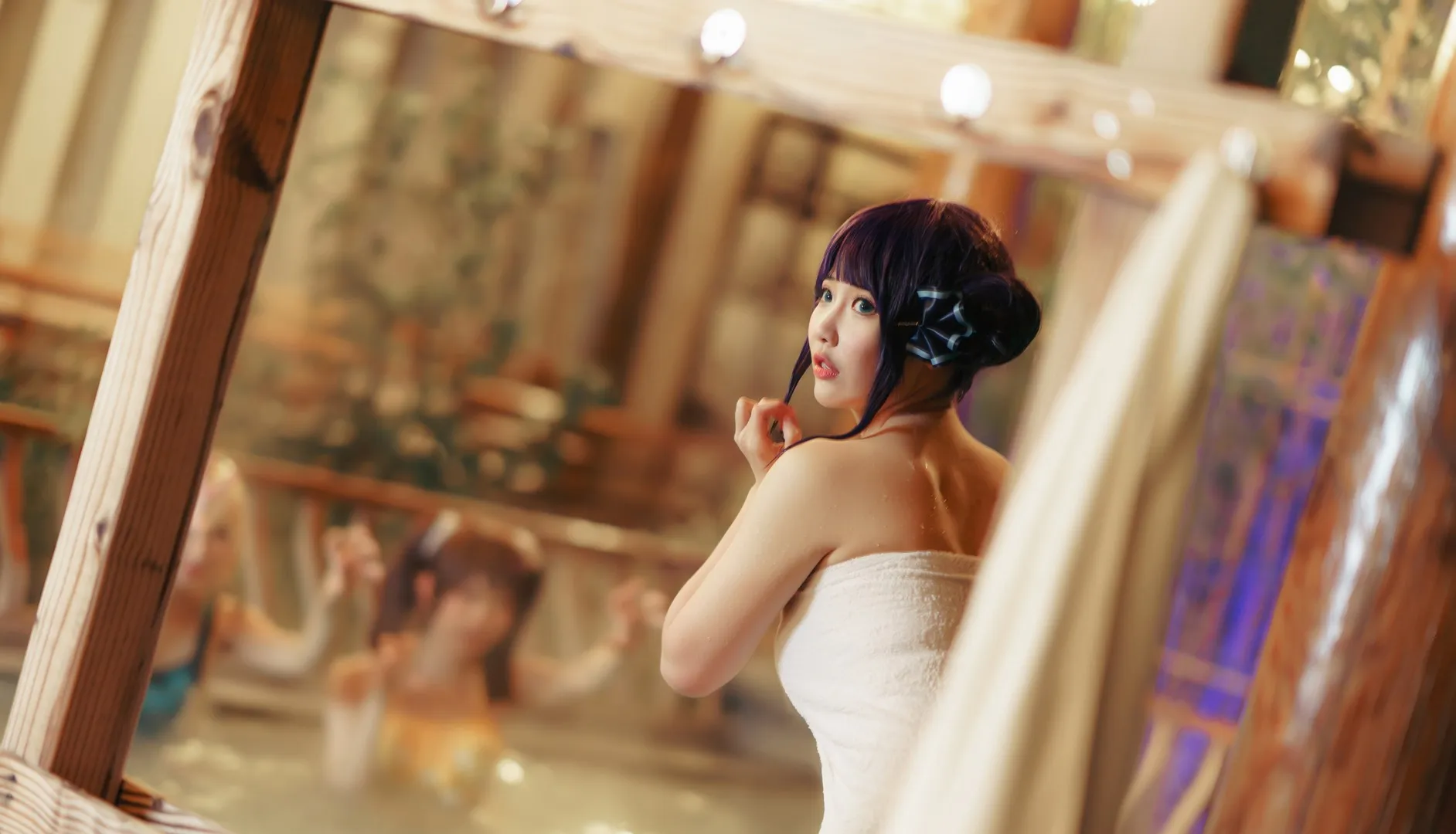 三色绘恋校园角色cosplay作品参考 三色绘恋角色深色短发白色服装室内造型