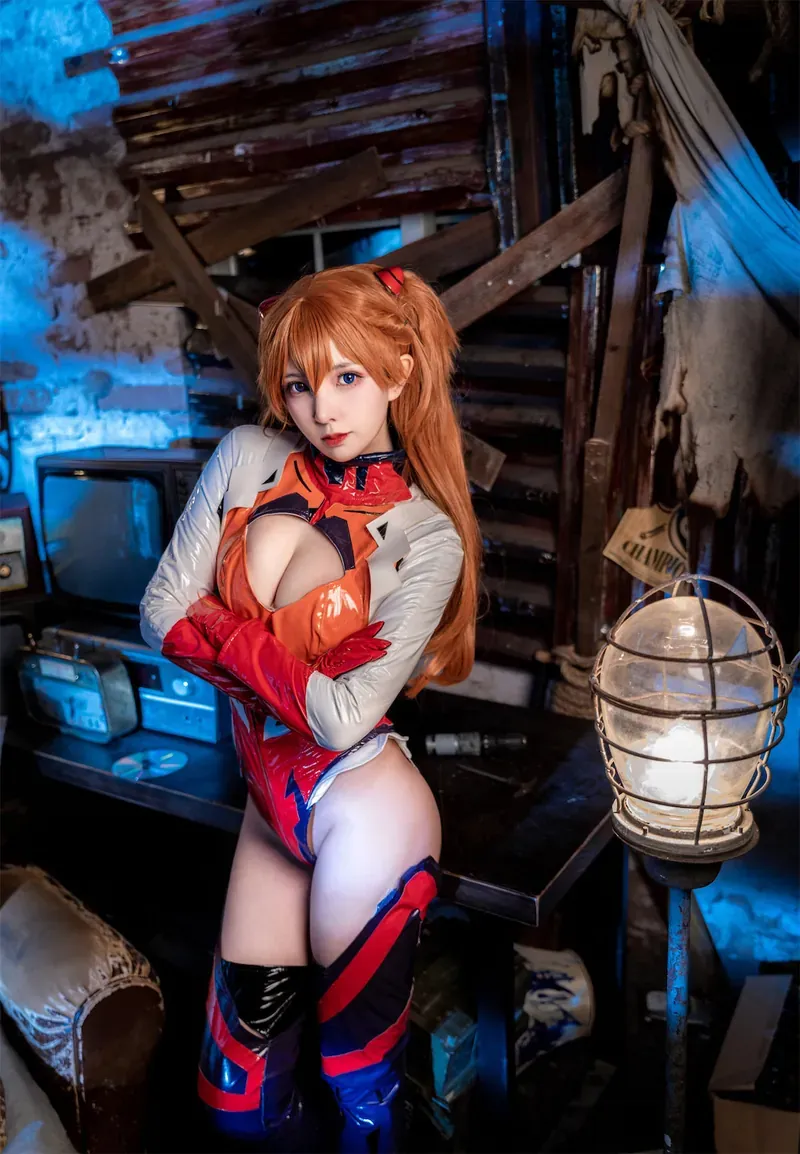 三刀刀Miido cosplay角色风格作品参考 橙色假发红白服装的游戏角色造型