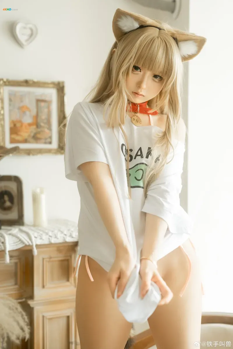 小木曾AYA角色Cosplay作品参考 浅色服装与动物耳饰元素的角色造型