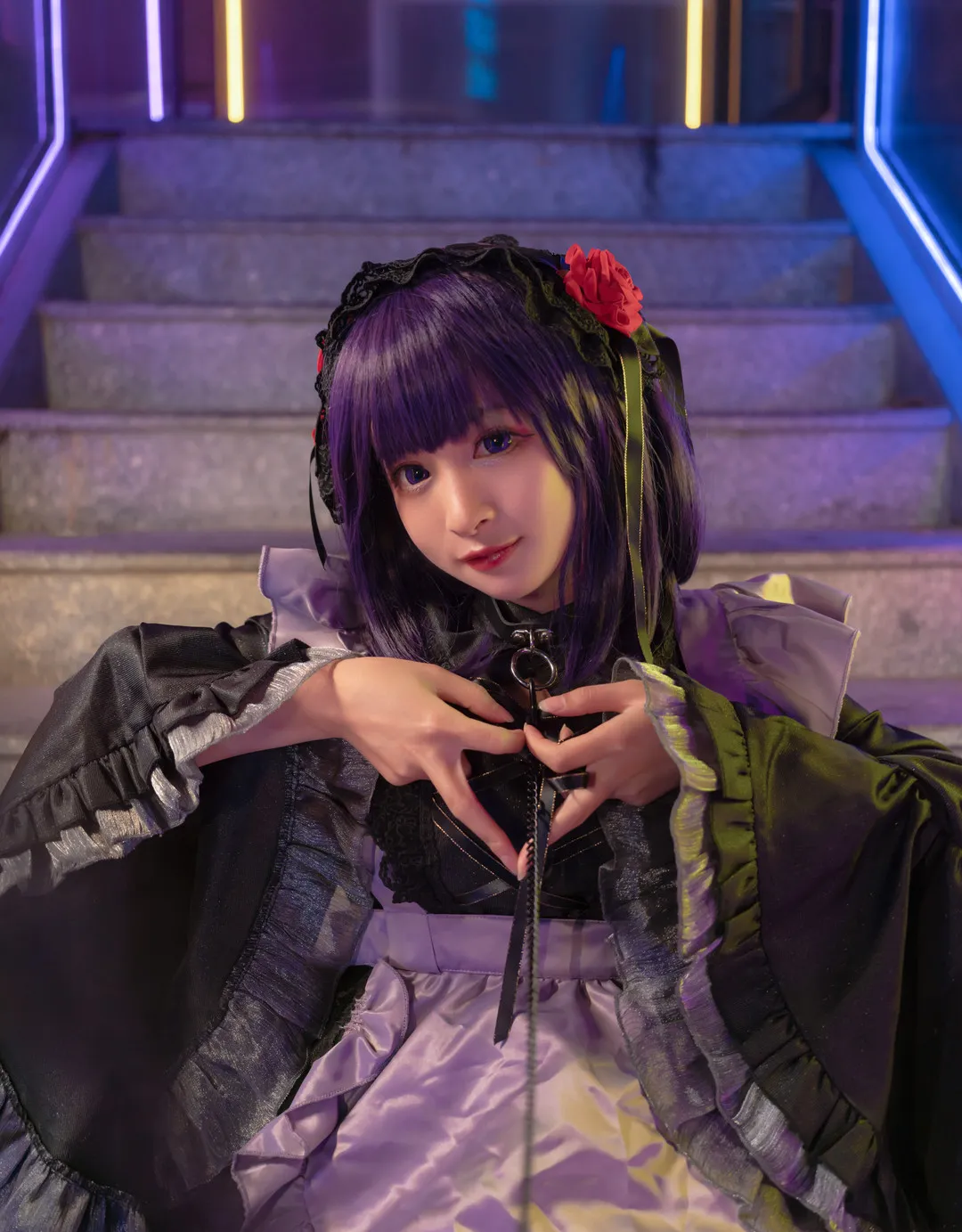 九九八XY角色扮演风格作品参考 角色近距离拍摄的服装和面部造型照片