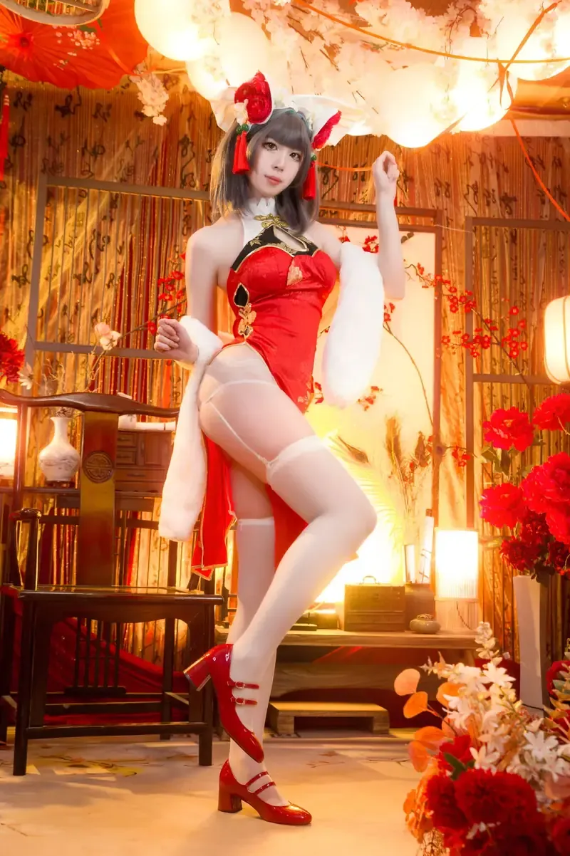 大米米球cosplay猫系角色写真整理 红色服装搭配暖色空间的东方幻想Cosplay照片