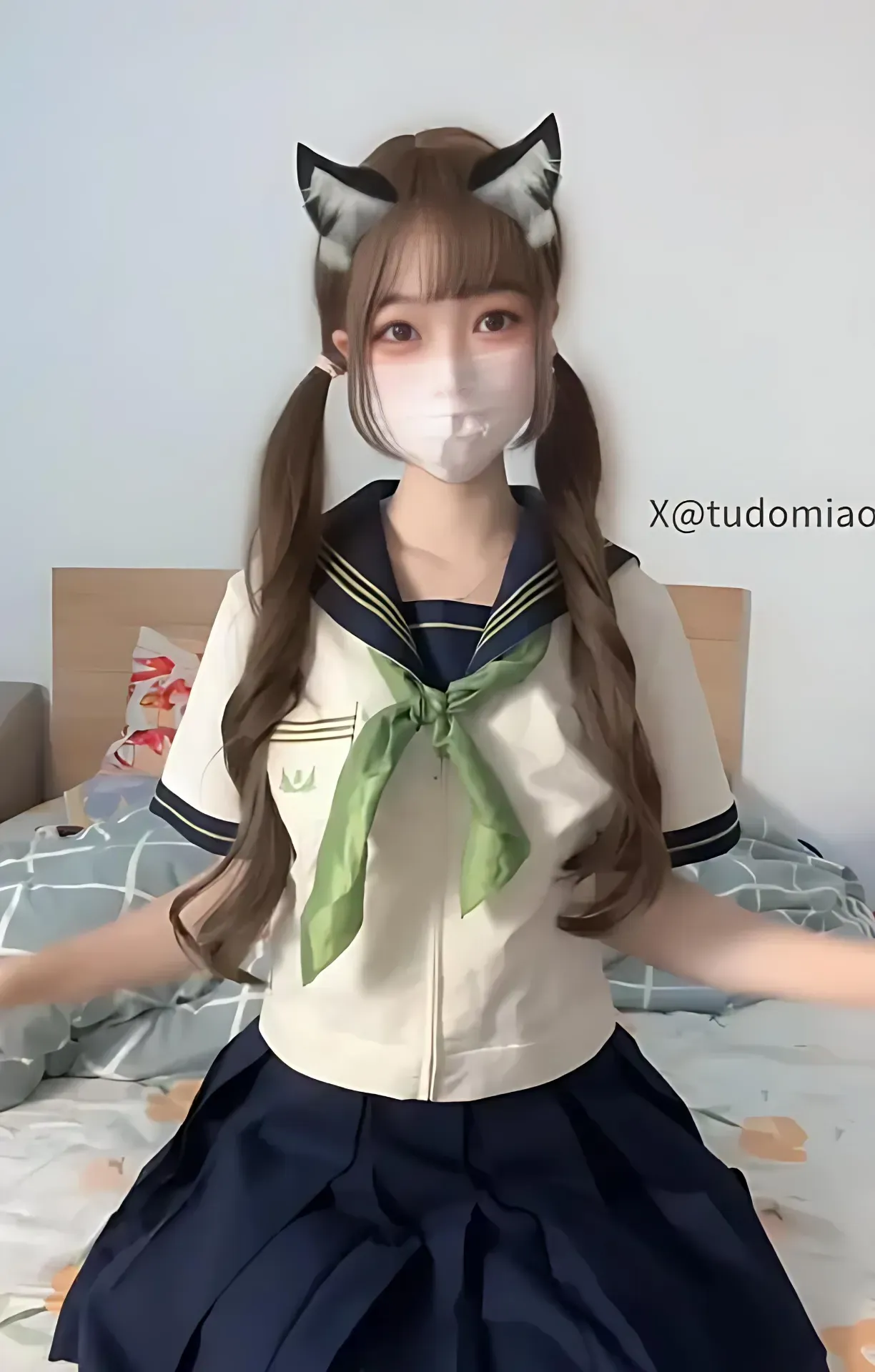 土豆喵角色写真风格作品整理 白色制服搭配猫耳配件的角色写真照片