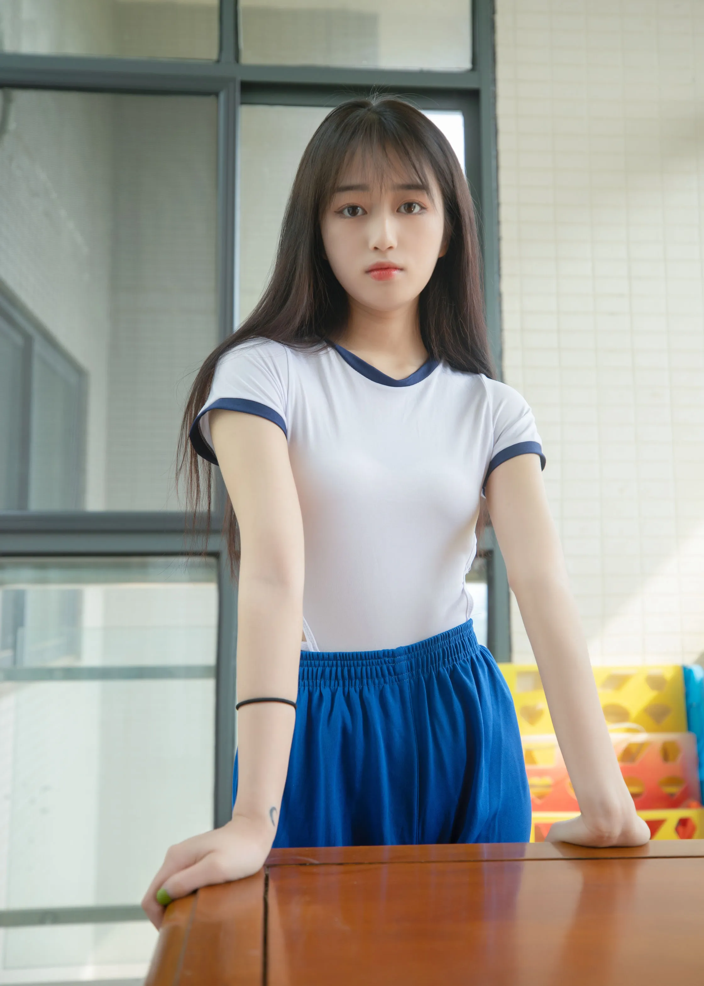 mslass梦丝女神丝袜写真风格作品参考 白蓝服装搭配室内空间摄影