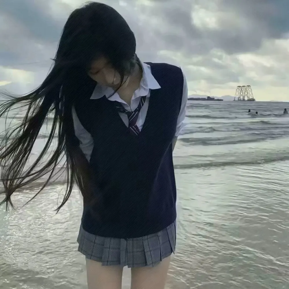 困困熊角色写真风格作品整理 海边场景中的制服风角色造型