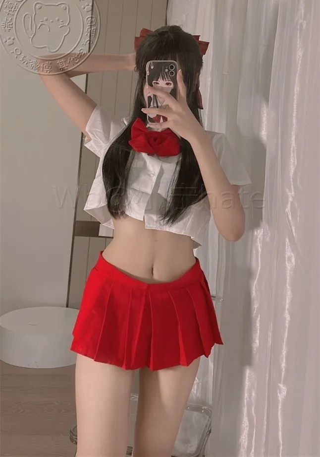小宁hate宁酱cosplay风格作品整理 红白配色制服造型与长发角色风格图片
